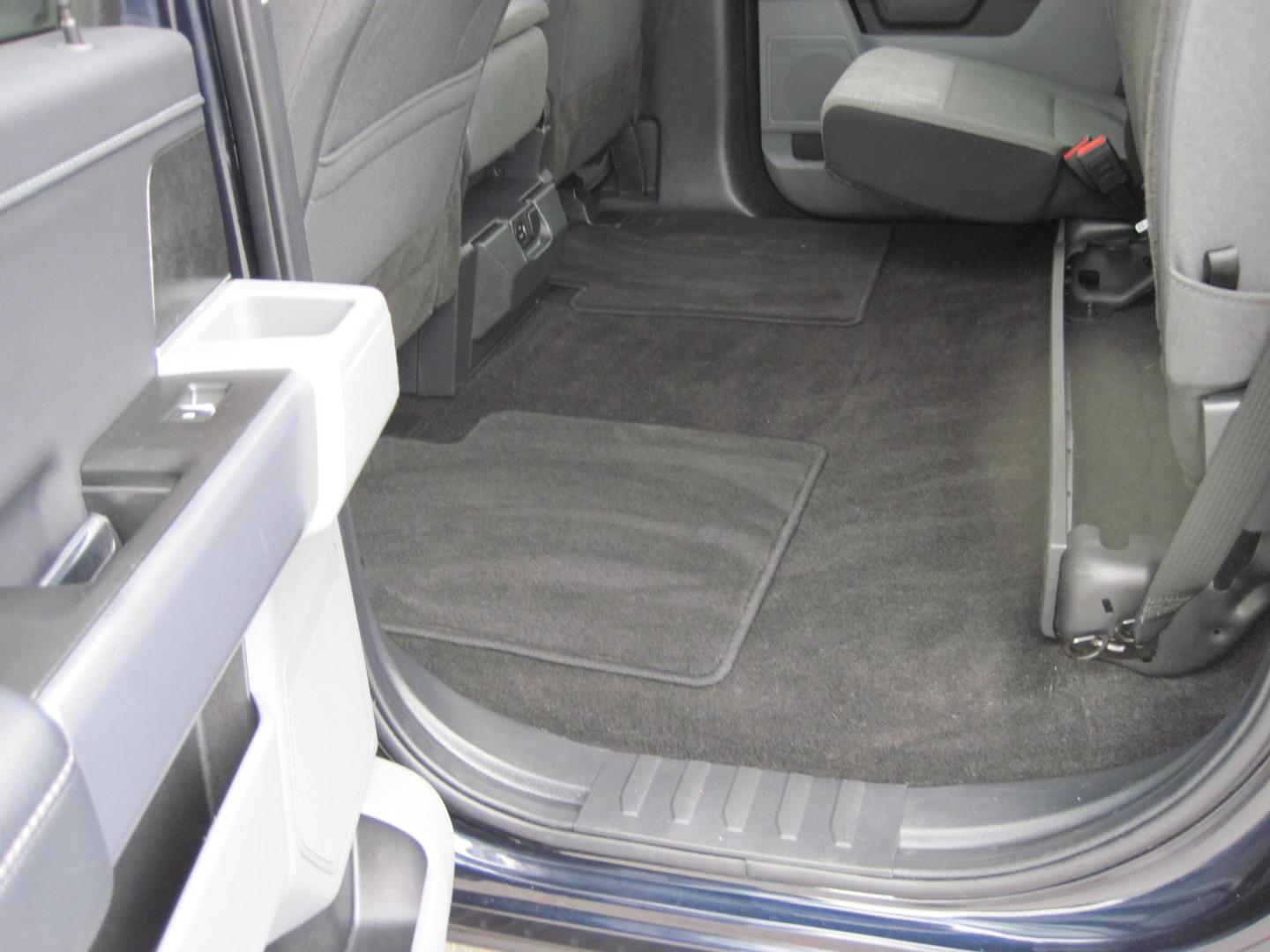 2022 blue /gray Ford F-150 XLT SuperCrew 6.5-ft. Bed 4WD (1FTEW1EP7NK) with an 2.7L V6 DOHC 24V engine, 6A transmission, located at 9530 Old Seward Highway, Anchorage, AK, 99515, (907) 349-3343, 61.134140, -149.865570 - Low miles on this 2022 Ford F150 XLT, come take a test drive. - Photo#7