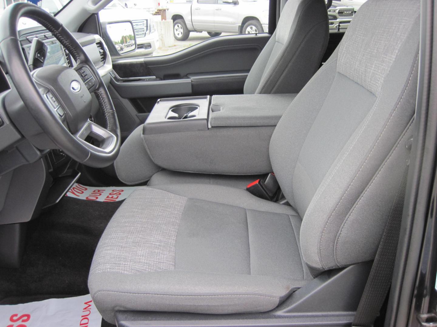 2022 blue /gray Ford F-150 XLT SuperCrew 6.5-ft. Bed 4WD (1FTEW1EP7NK) with an 2.7L V6 DOHC 24V engine, 6A transmission, located at 9530 Old Seward Highway, Anchorage, AK, 99515, (907) 349-3343, 61.134140, -149.865570 - Low miles on this 2022 Ford F150 XLT, come take a test drive. - Photo#16