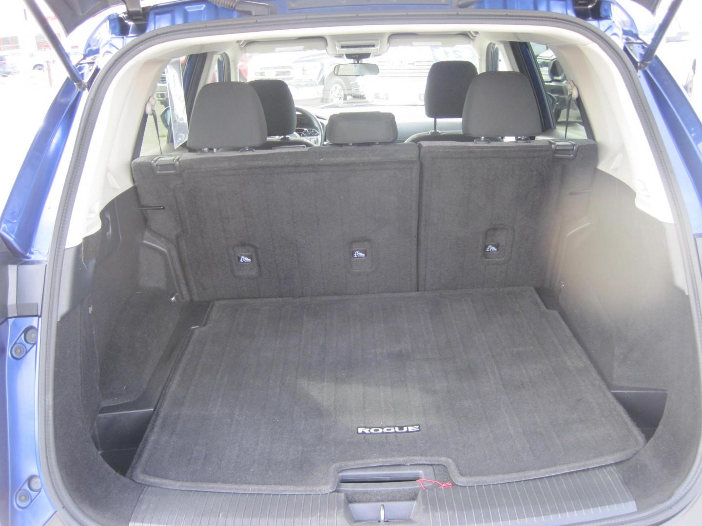 2021 blue /black Nissan Rogue S AWD (5N1AT3AB5MC) with an 2.5L L4 DOHC 16V engine, CVT transmission, located at 9530 Old Seward Highway, Anchorage, AK, 99515, (907) 349-3343, 61.134140, -149.865570 - Low Miles on this Nissan Rogue come take a test drive - Photo#6