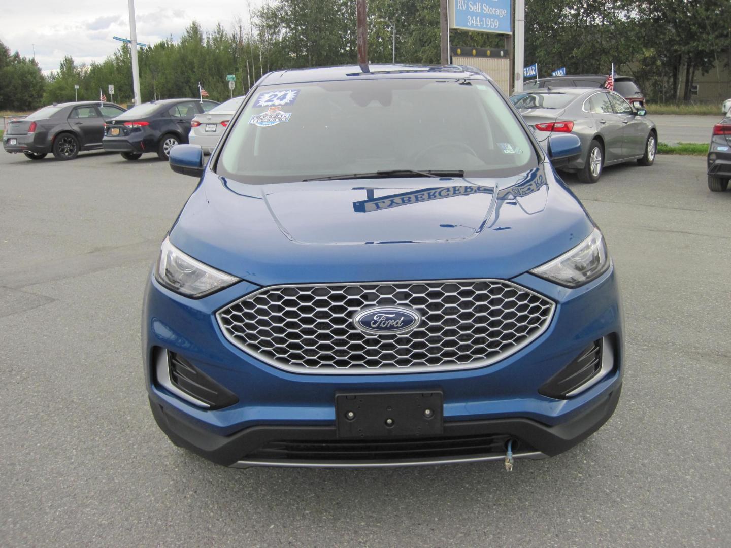 2024 blue /black Ford Edge SEL (2FMPK4J95RB) with an 2.0L L4 DOHC 16V engine, 6A transmission, located at 9530 Old Seward Highway, Anchorage, AK, 99515, (907) 349-3343, 61.134140, -149.865570 - Nice 2024 Ford Edge SEL come take a test drive - Photo#2