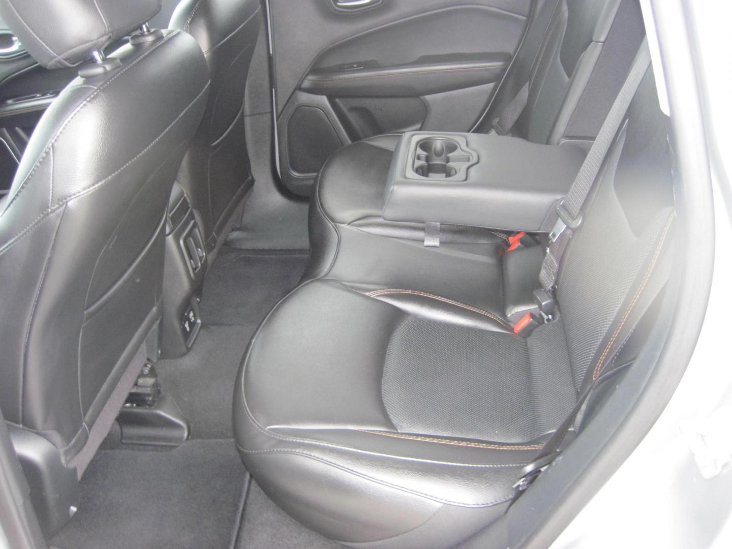 2020 silver /black Jeep Compass Limited 4WD (3C4NJDCB3LT) with an 2.4L L4 DOHC 16V engine, CVT transmission, located at 9530 Old Seward Highway, Anchorage, AK, 99515, (907) 349-3343, 61.134140, -149.865570 - 2020 Jeep Compass Limited come take a test drive - Photo#7