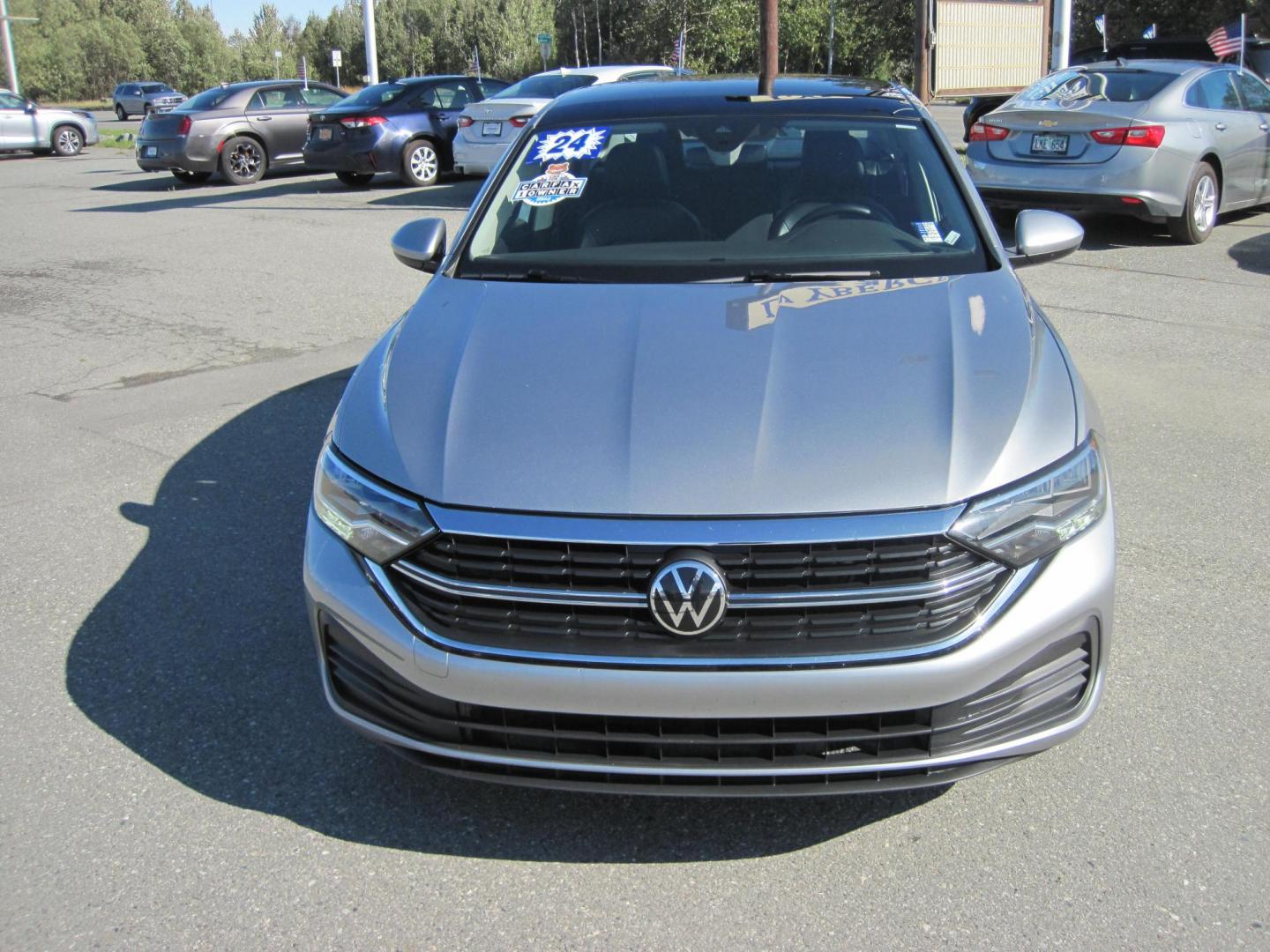 2024 silver /black Volkswagen Jetta SE (3VW7M7BU3RM) with an 1.5L L4 DOHC 16V engine, 8A transmission, located at 9530 Old Seward Highway, Anchorage, AK, 99515, (907) 349-3343, 61.134140, -149.865570 - Nice 2024 Volks Wagen Jetta with sun roof come take a test drive. - Photo#2