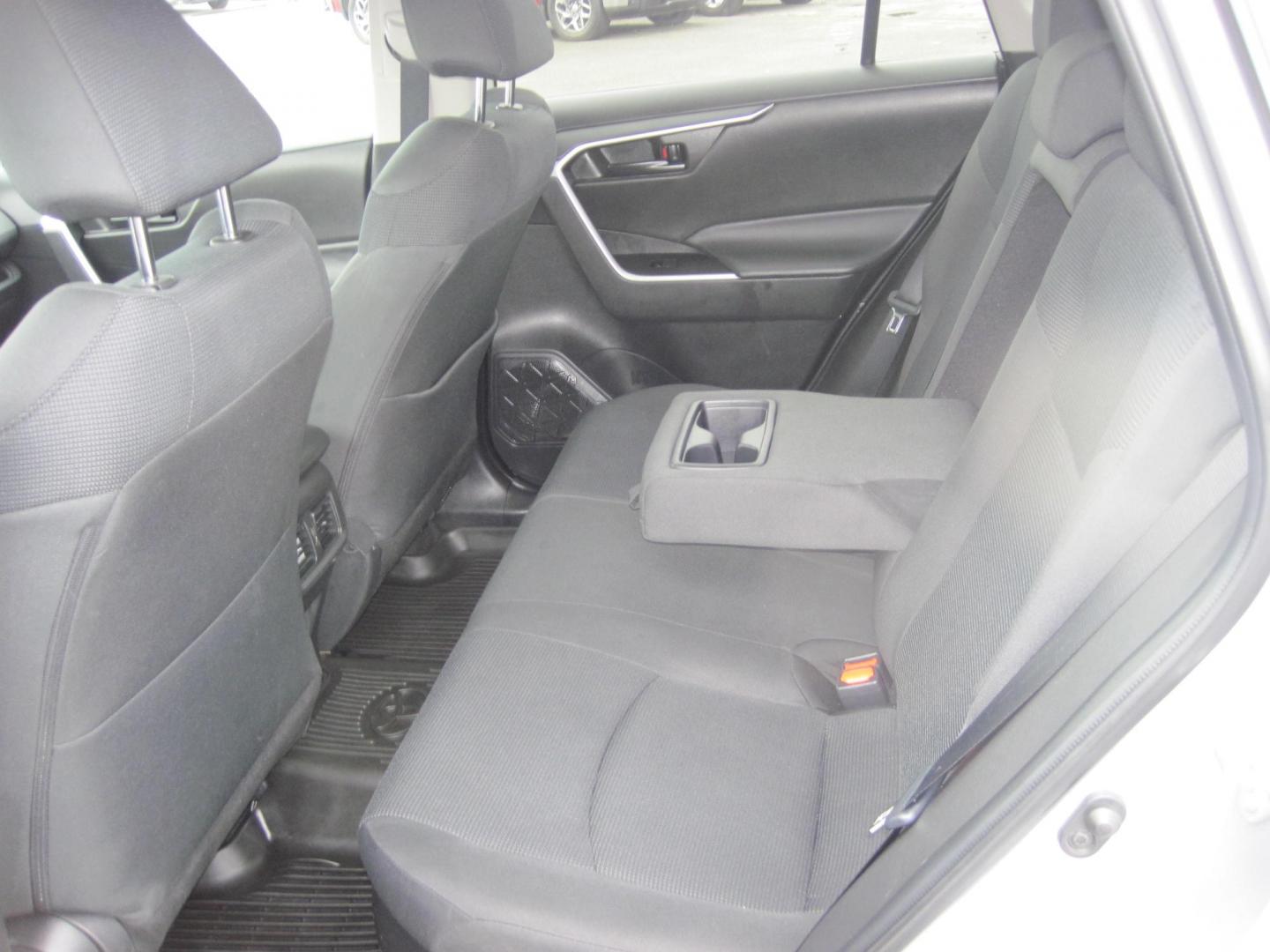 2022 silver /black Toyota RAV4 Hybrid LE (4T3MWRFV8NU) with an 2.5L L4 DOHC 16V HYBRID engine, CVT transmission, located at 9530 Old Seward Highway, Anchorage, AK, 99515, (907) 349-3343, 61.134140, -149.865570 - Low Miles on this 2022 Toyota Rav4 Hybrid LE come take a test drive - Photo#9