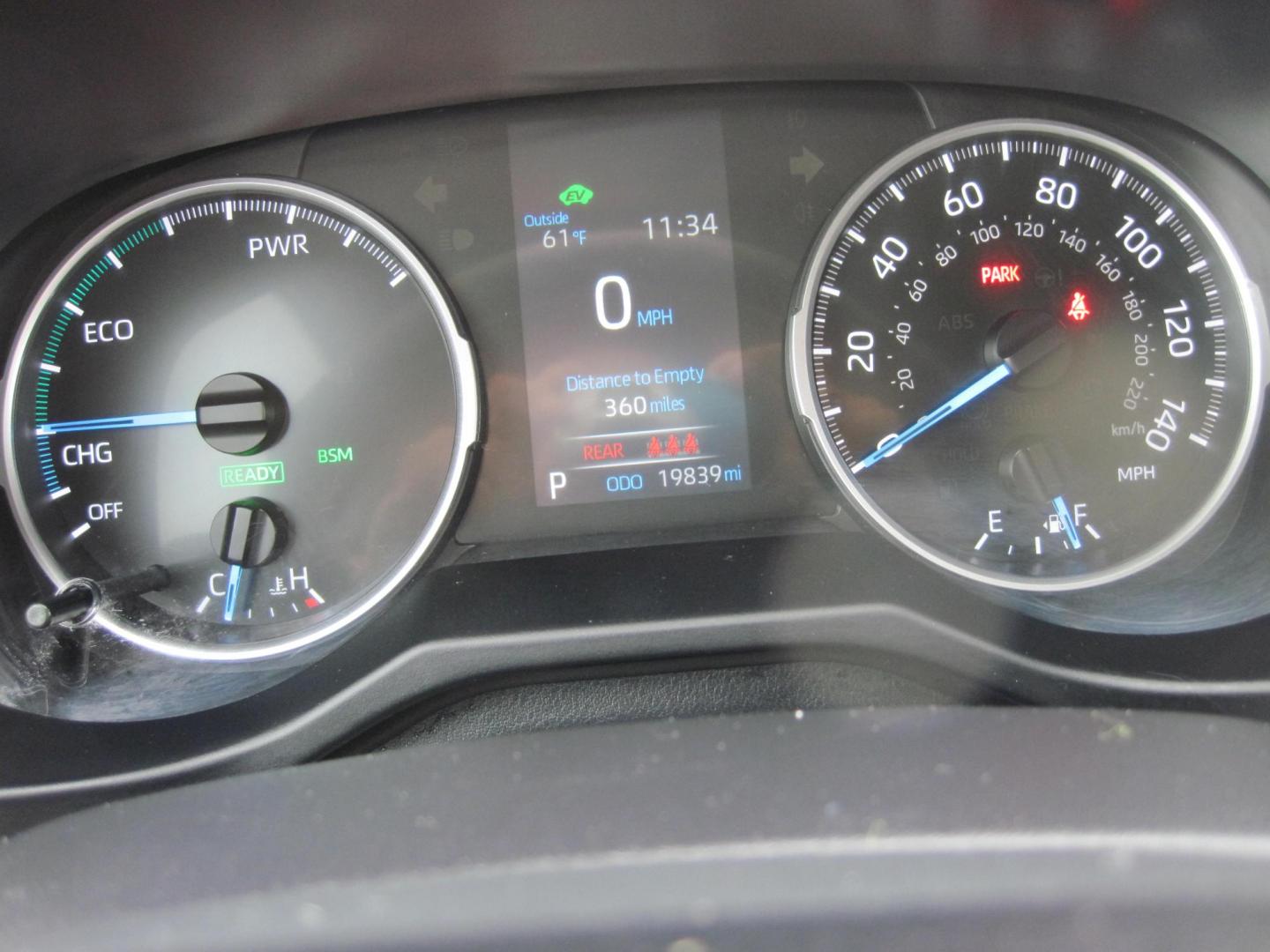 2022 silver /black Toyota RAV4 Hybrid LE (4T3MWRFV8NU) with an 2.5L L4 DOHC 16V HYBRID engine, CVT transmission, located at 9530 Old Seward Highway, Anchorage, AK, 99515, (907) 349-3343, 61.134140, -149.865570 - Low Miles on this 2022 Toyota Rav4 Hybrid LE come take a test drive - Photo#14