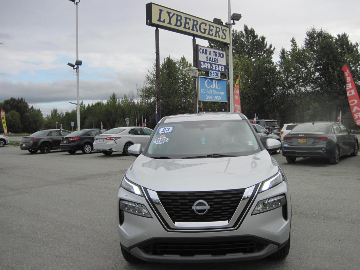 2023 silver /black Nissan Rogue SV AWD (5N1BT3BB4PC) with an 2.5L L4 DOHC 16V engine, CVT transmission, located at 9530 Old Seward Highway, Anchorage, AK, 99515, (907) 349-3343, 61.134140, -149.865570 - Nice 2023 Nissan Rogue SV come take a test drive - Photo#2