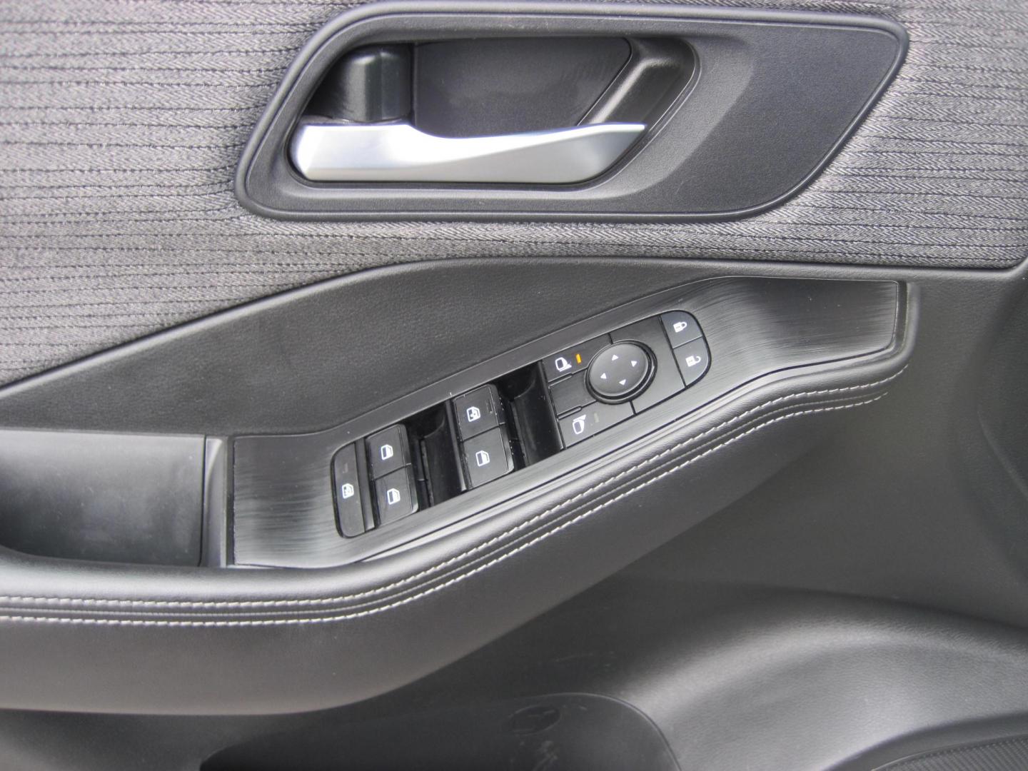 2023 silver /black Nissan Rogue SV AWD (5N1BT3BB4PC) with an 2.5L L4 DOHC 16V engine, CVT transmission, located at 9530 Old Seward Highway, Anchorage, AK, 99515, (907) 349-3343, 61.134140, -149.865570 - Nice 2023 Nissan Rogue SV come take a test drive - Photo#9