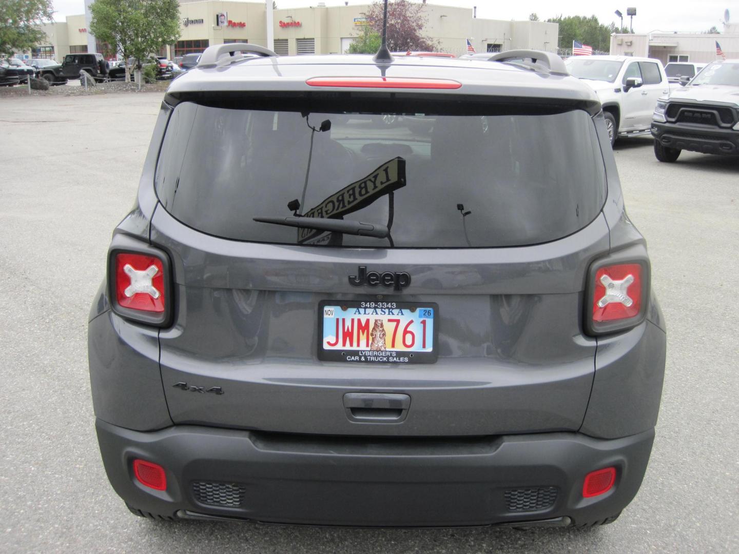 2022 gray /black Jeep Renegade Altitude (ZACNJDE11NP) with an 2.4L L4 DOHC 16V TURBO engine, 9A transmission, located at 9530 Old Seward Highway, Anchorage, AK, 99515, (907) 349-3343, 61.134140, -149.865570 - Low Miles on this 2022 Jeep Renegade Altitude, come take a test drive. - Photo#4