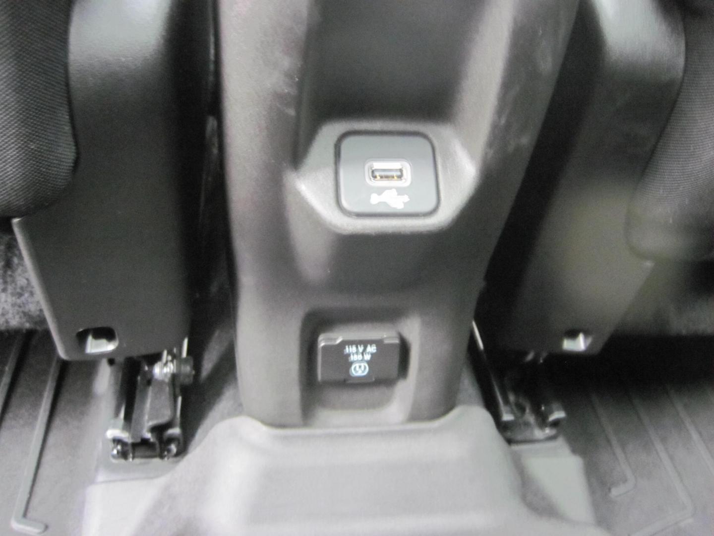 2022 gray /black Jeep Renegade Altitude (ZACNJDE11NP) with an 2.4L L4 DOHC 16V TURBO engine, 9A transmission, located at 9530 Old Seward Highway, Anchorage, AK, 99515, (907) 349-3343, 61.134140, -149.865570 - Low Miles on this 2022 Jeep Renegade Altitude, come take a test drive. - Photo#8