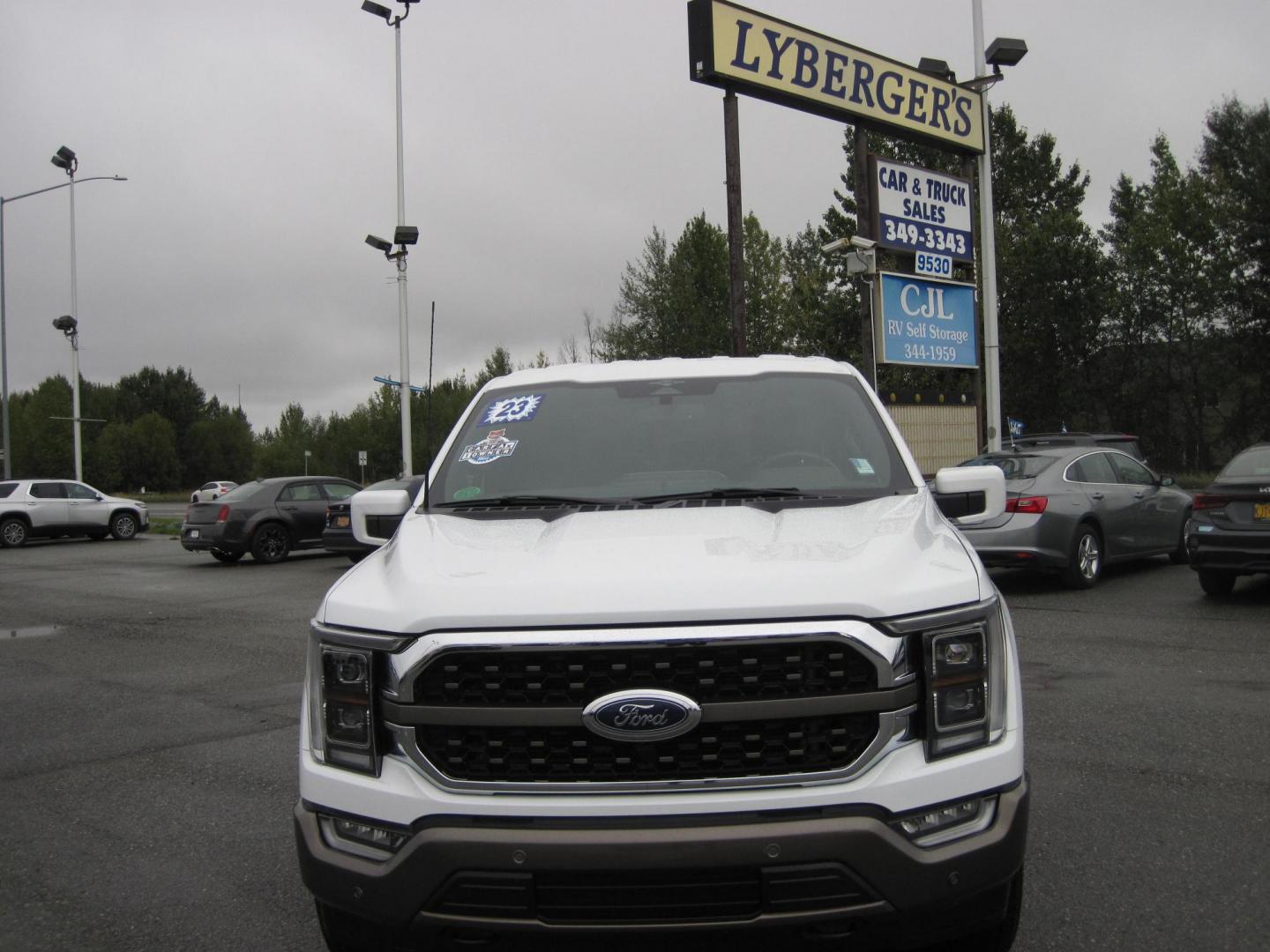 2023 white /brown Ford F-150 King Ranch SuperCrew 4WD (1FTFW1E52PF) with an 5.0L V8 OHV 16V engine, 6A transmission, located at 9530 Old Seward Highway, Anchorage, AK, 99515, (907) 349-3343, 61.134140, -149.865570 - Photo#2