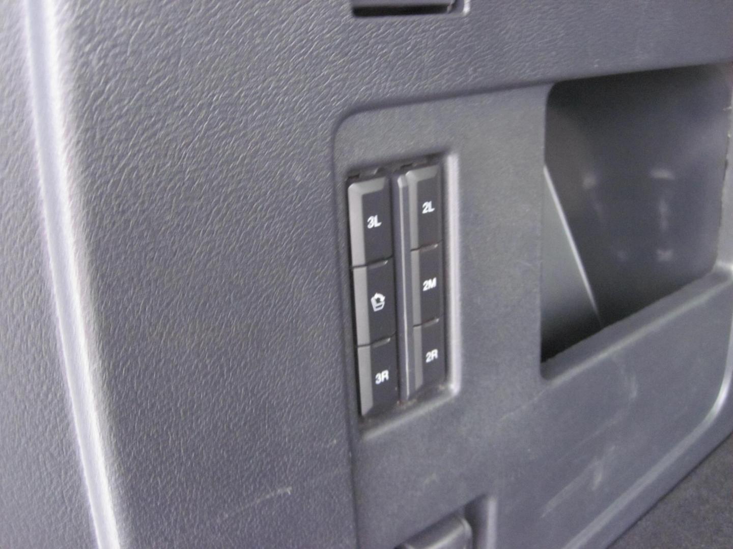 2024 black /gray Ford Expedition MAX XLT 4WD (1FMJK1J83RE) with an 3.5L V6 DOHC 24V FFV engine, 6A transmission, located at 9530 Old Seward Highway, Anchorage, AK, 99515, (907) 349-3343, 61.134140, -149.865570 - 2024 Ford Expedition Max XLT come take a test drive. - Photo#6