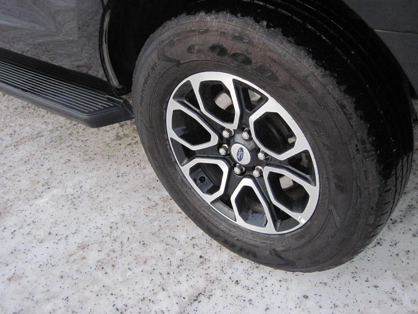 2024 black /gray Ford Expedition MAX XLT 4WD (1FMJK1J83RE) with an 3.5L V6 DOHC 24V FFV engine, 6A transmission, located at 9530 Old Seward Highway, Anchorage, AK, 99515, (907) 349-3343, 61.134140, -149.865570 - 2024 Ford Expedition Max XLT come take a test drive. - Photo#7