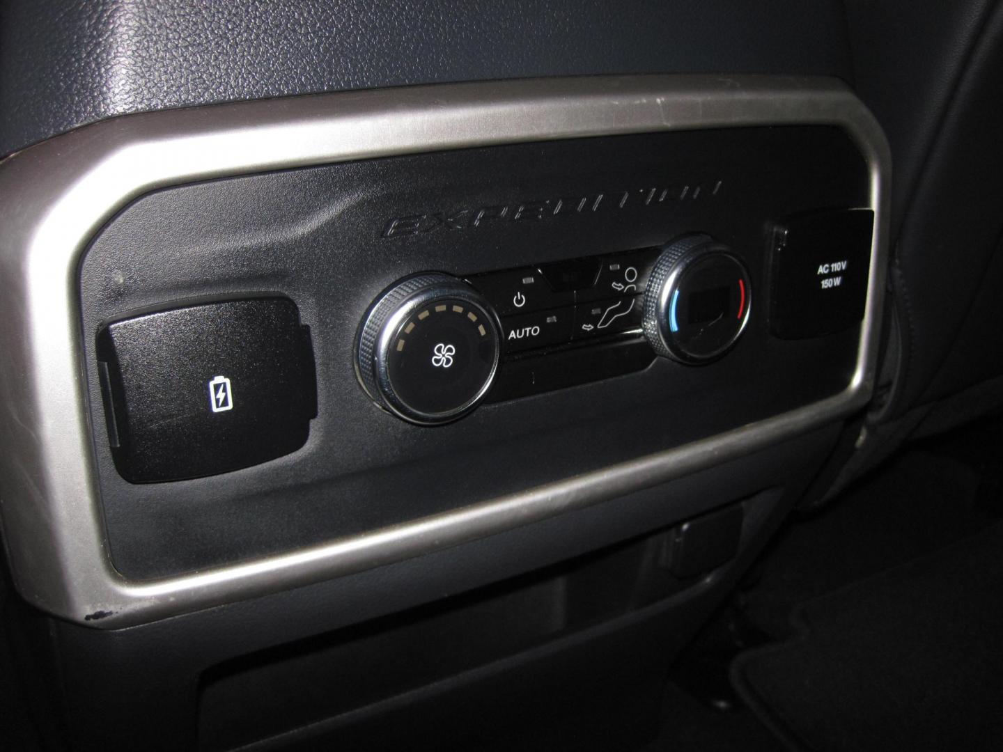 2024 black /gray Ford Expedition MAX XLT 4WD (1FMJK1J83RE) with an 3.5L V6 DOHC 24V FFV engine, 6A transmission, located at 9530 Old Seward Highway, Anchorage, AK, 99515, (907) 349-3343, 61.134140, -149.865570 - 2024 Ford Expedition Max XLT come take a test drive. - Photo#10