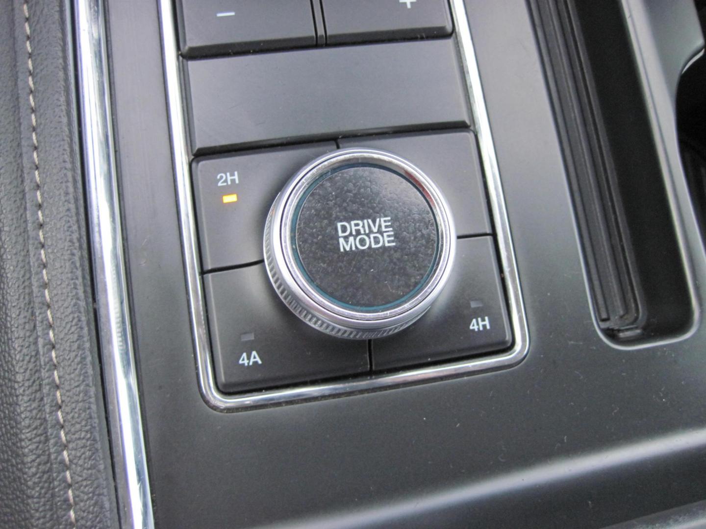 2024 black /gray Ford Expedition MAX XLT 4WD (1FMJK1J83RE) with an 3.5L V6 DOHC 24V FFV engine, 6A transmission, located at 9530 Old Seward Highway, Anchorage, AK, 99515, (907) 349-3343, 61.134140, -149.865570 - 2024 Ford Expedition Max XLT come take a test drive. - Photo#19