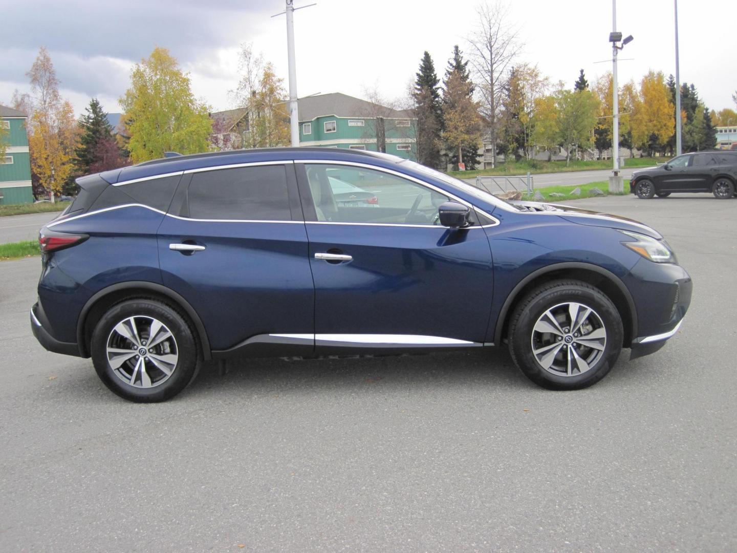 2023 blue /black Nissan Murano SV AWD (5N1AZ2BS0PC) with an 3.5L V6 DOHC 24V engine, CVT transmission, located at 9530 Old Seward Highway, Anchorage, AK, 99515, (907) 349-3343, 61.134140, -149.865570 - Photo#4