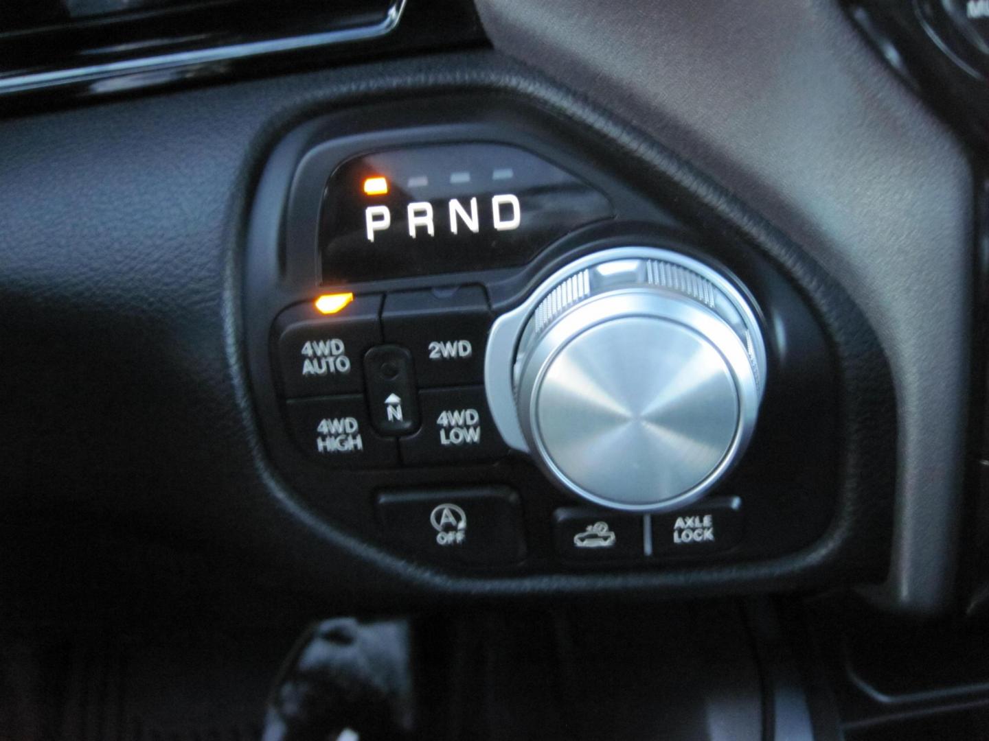 2025 white /black RAM 1500 Laramie Crew Cab 4WD (1C6SRFRP6SN) with an 3.0L V6 DOHC 24V TURBO engine, 8A transmission, located at 9530 Old Seward Highway, Anchorage, AK, 99515, (907) 349-3343, 61.134140, -149.865570 - Photo#12