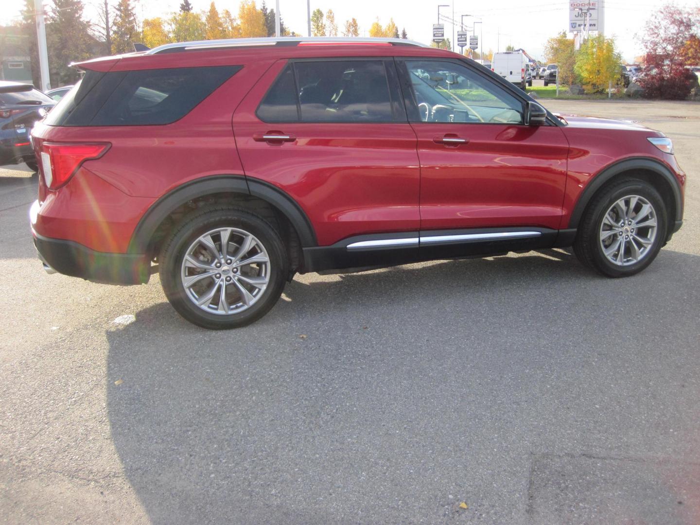 2022 red /black Ford Explorer Limited AWD (1FMSK8FH3NG) with an 2.3L L4 DOHC 16V engine, 10A transmission, located at 9530 Old Seward Highway, Anchorage, AK, 99515, (907) 349-3343, 61.134140, -149.865570 - Photo#3