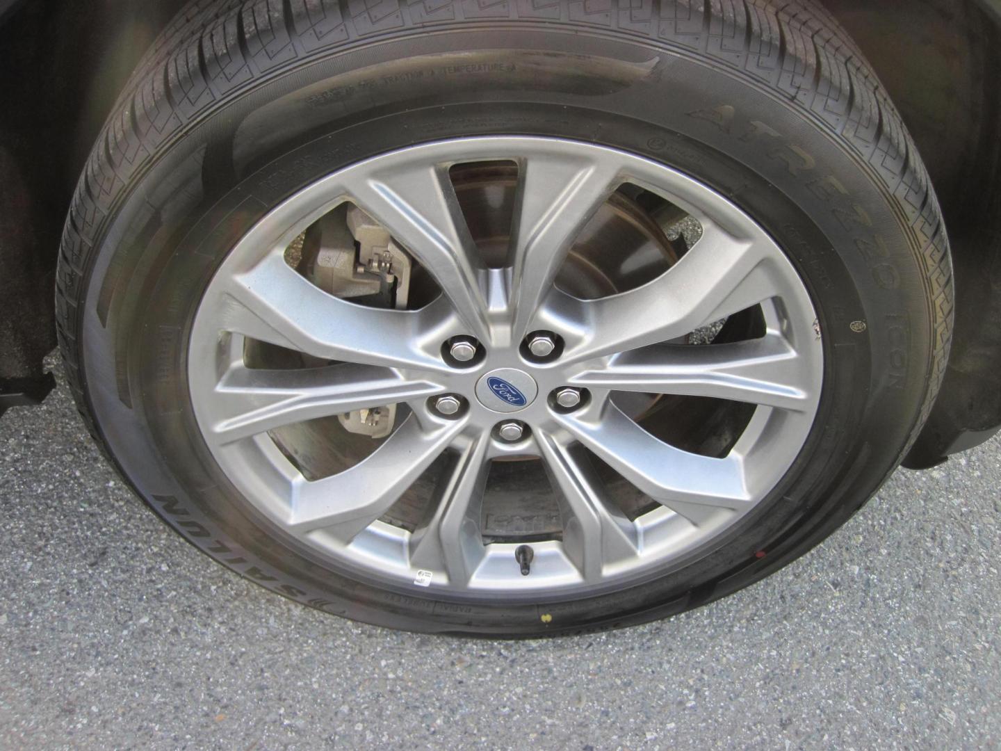 2022 red /black Ford Explorer Limited AWD (1FMSK8FH3NG) with an 2.3L L4 DOHC 16V engine, 10A transmission, located at 9530 Old Seward Highway, Anchorage, AK, 99515, (907) 349-3343, 61.134140, -149.865570 - Photo#5