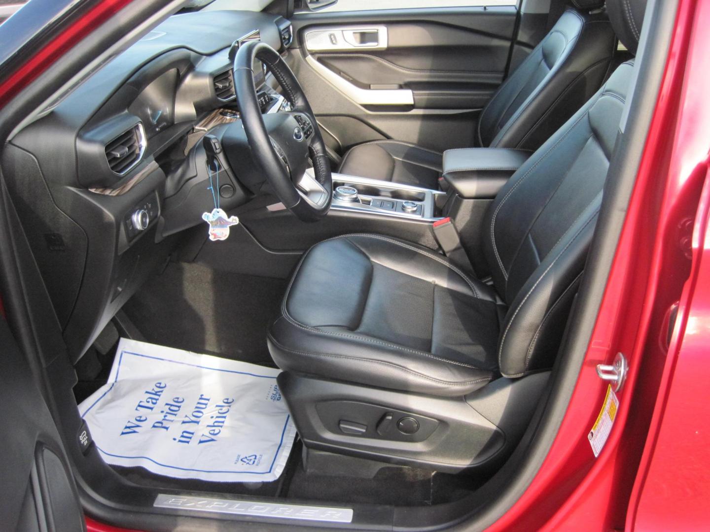 2022 red /black Ford Explorer Limited AWD (1FMSK8FH3NG) with an 2.3L L4 DOHC 16V engine, 10A transmission, located at 9530 Old Seward Highway, Anchorage, AK, 99515, (907) 349-3343, 61.134140, -149.865570 - Photo#12