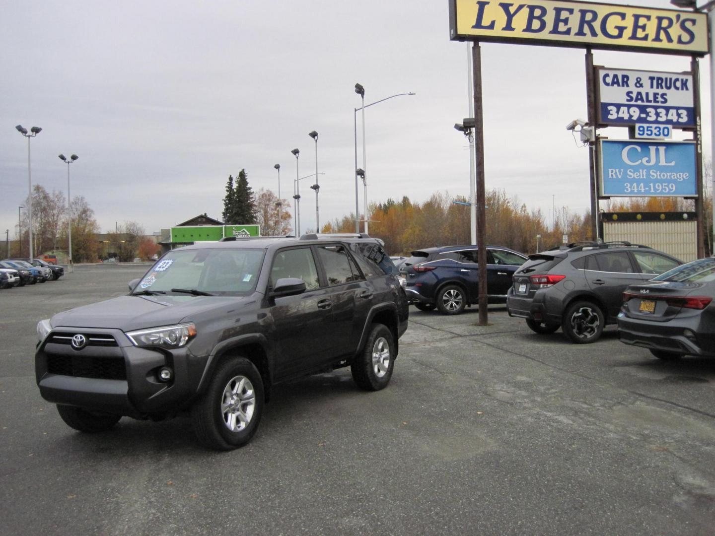 2023 gray /black Toyota 4Runner SR5 4WD (JTEMU5JR1P6) with an 4.0L V6 DOHC 24V engine, 5A transmission, located at 9530 Old Seward Highway, Anchorage, AK, 99515, (907) 349-3343, 61.134140, -149.865570 - Nice Toyota 4Runner with third row seat, come take a test drive - Photo#1