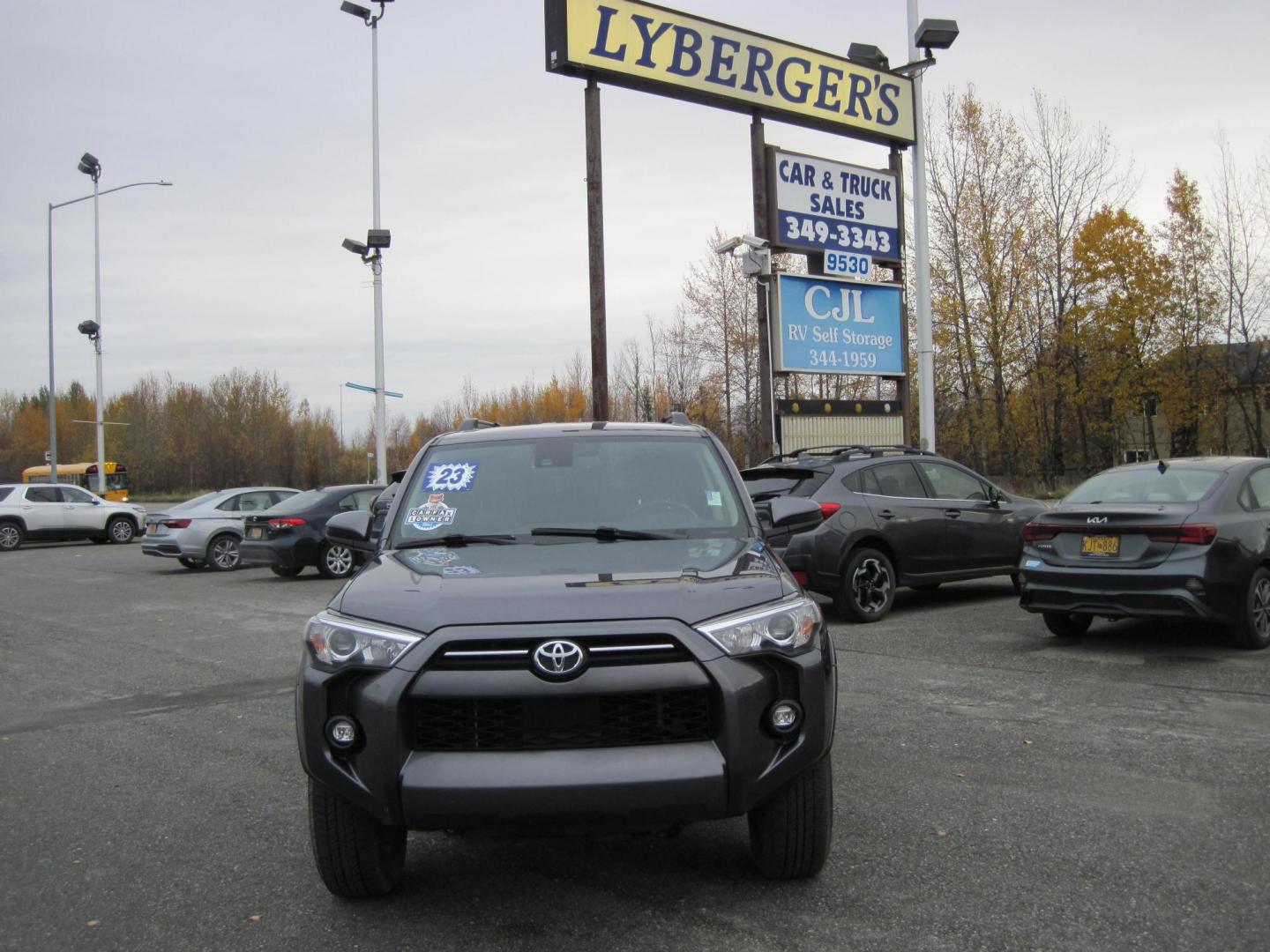2023 gray /black Toyota 4Runner SR5 4WD (JTEMU5JR1P6) with an 4.0L V6 DOHC 24V engine, 5A transmission, located at 9530 Old Seward Highway, Anchorage, AK, 99515, (907) 349-3343, 61.134140, -149.865570 - Nice Toyota 4Runner with third row seat, come take a test drive - Photo#2