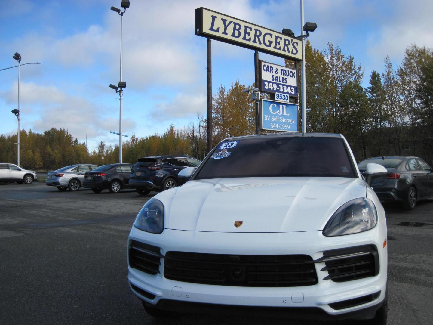 2023 white /gray Porsche Cayenne Coupe (WP1BA2AYXPD) with an 2.9L V6 DOHC 24V engine, 8A transmission, located at 9530 Old Seward Highway, Anchorage, AK, 99515, (907) 349-3343, 61.134140, -149.865570 - Photo#2