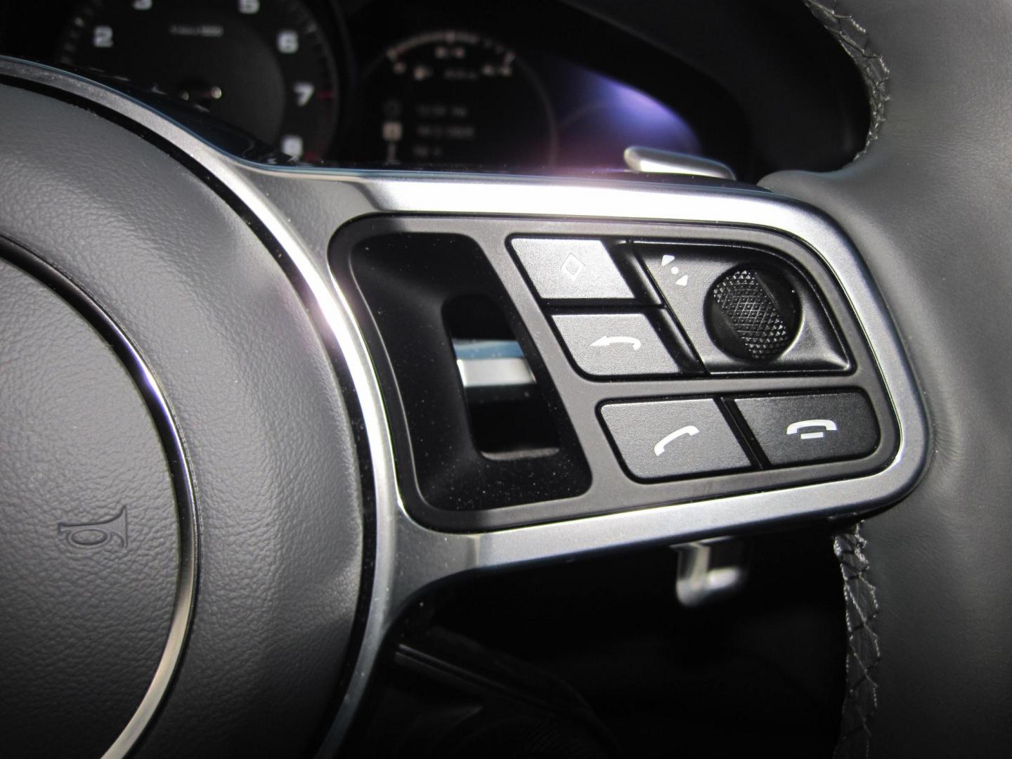 2023 white /gray Porsche Cayenne Coupe (WP1BA2AYXPD) with an 2.9L V6 DOHC 24V engine, 8A transmission, located at 9530 Old Seward Highway, Anchorage, AK, 99515, (907) 349-3343, 61.134140, -149.865570 - Photo#16