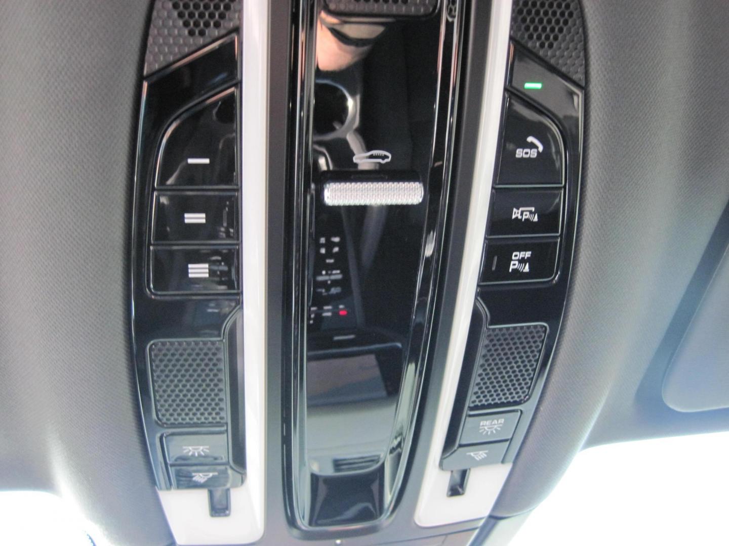 2023 white /gray Porsche Cayenne Coupe (WP1BA2AYXPD) with an 2.9L V6 DOHC 24V engine, 8A transmission, located at 9530 Old Seward Highway, Anchorage, AK, 99515, (907) 349-3343, 61.134140, -149.865570 - Photo#22