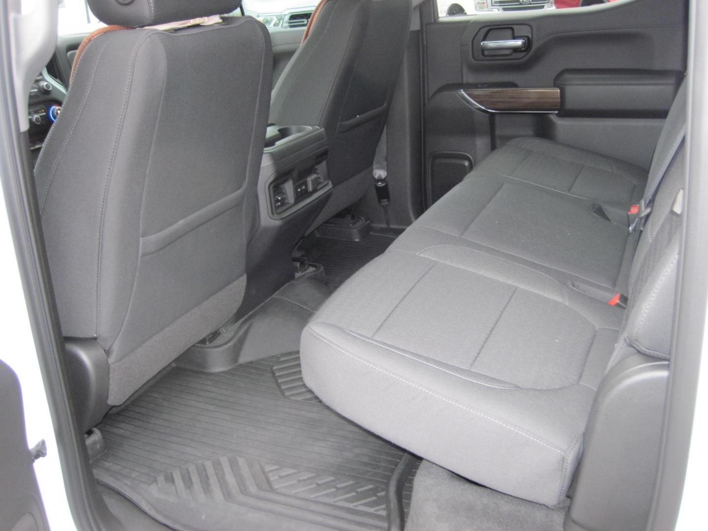 2021 white /black Chevrolet Silverado 1500 RST Crew Cab 4WD (3GCUYEEL3MG) with an 6.2L V8 OHV 16V engine, 6A transmission, located at 9530 Old Seward Highway, Anchorage, AK, 99515, (907) 349-3343, 61.134140, -149.865570 - Low Miles on this 2021 Chevrolet Silverado 1500 come take a test drive. - Photo#8