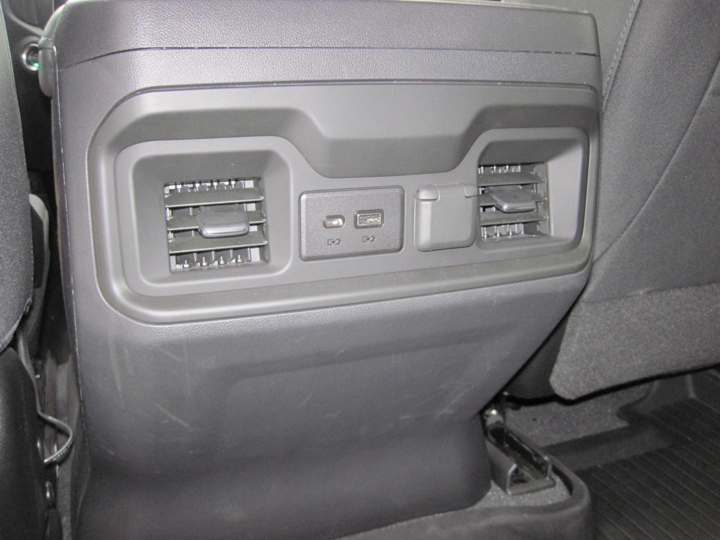 2021 white /black Chevrolet Silverado 1500 RST Crew Cab 4WD (3GCUYEEL3MG) with an 6.2L V8 OHV 16V engine, 6A transmission, located at 9530 Old Seward Highway, Anchorage, AK, 99515, (907) 349-3343, 61.134140, -149.865570 - Low Miles on this 2021 Chevrolet Silverado 1500 come take a test drive. - Photo#9