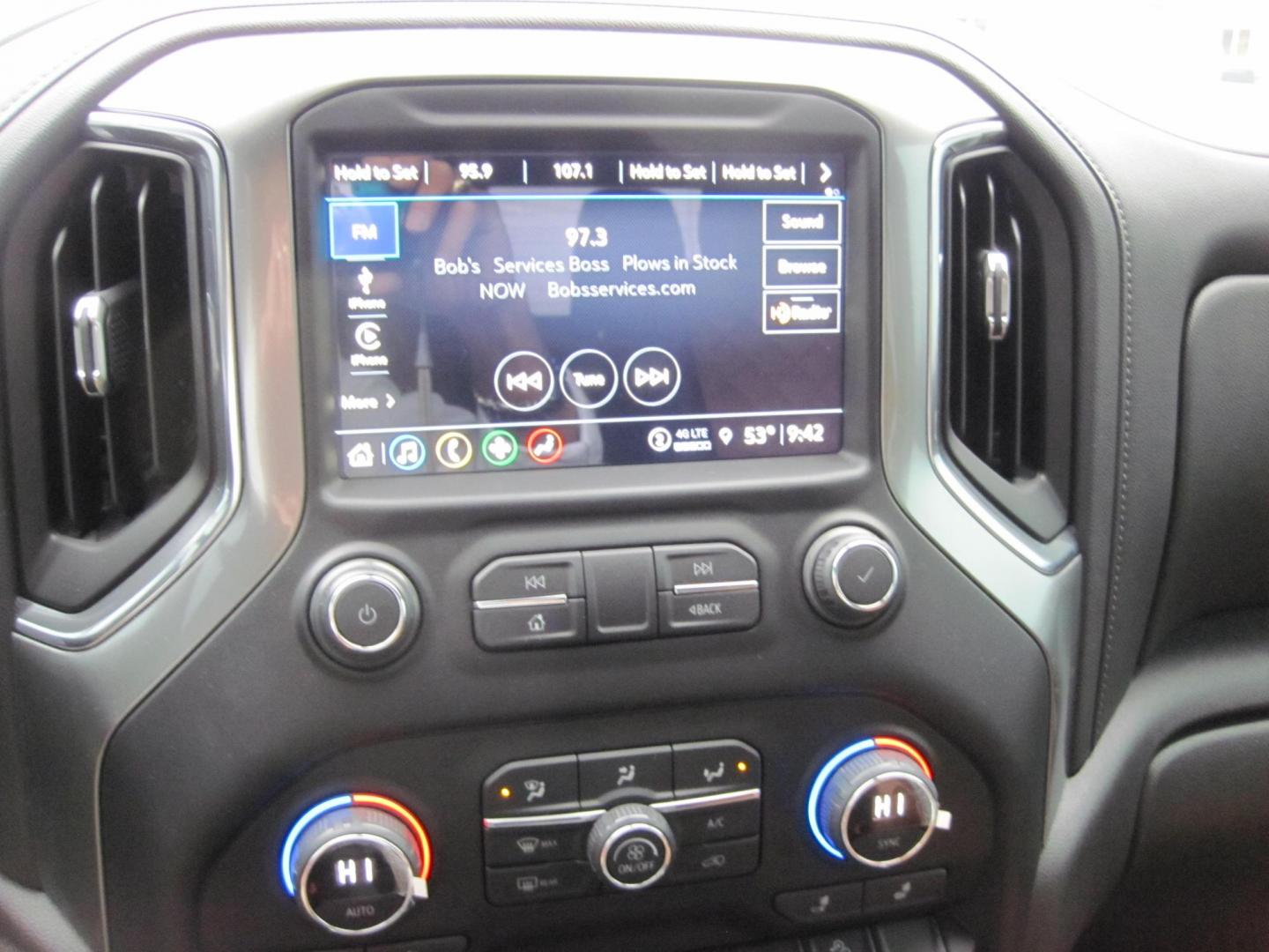 2021 white /black Chevrolet Silverado 1500 RST Crew Cab 4WD (3GCUYEEL3MG) with an 6.2L V8 OHV 16V engine, 6A transmission, located at 9530 Old Seward Highway, Anchorage, AK, 99515, (907) 349-3343, 61.134140, -149.865570 - Low Miles on this 2021 Chevrolet Silverado 1500 come take a test drive. - Photo#15