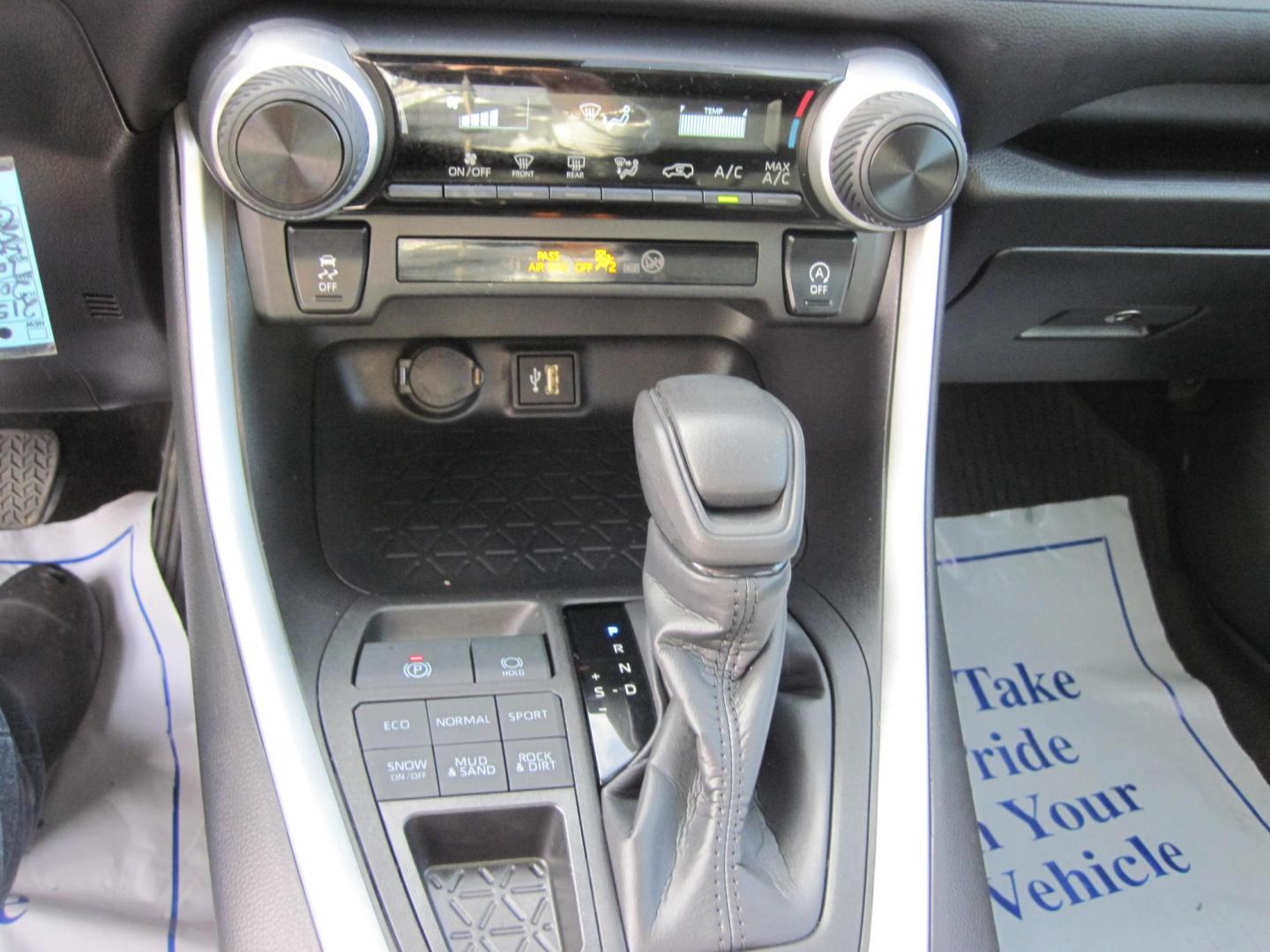 2024 gray /gray Toyota RAV4 LE AWD (2T3G1RFV9RC) with an 2.5L L4 DOHC 16V engine, 8A transmission, located at 9530 Old Seward Highway, Anchorage, AK, 99515, (907) 349-3343, 61.134140, -149.865570 - Nice Low miles on this 2024 Toyota Rav4 LE come take a test drive. - Photo#16