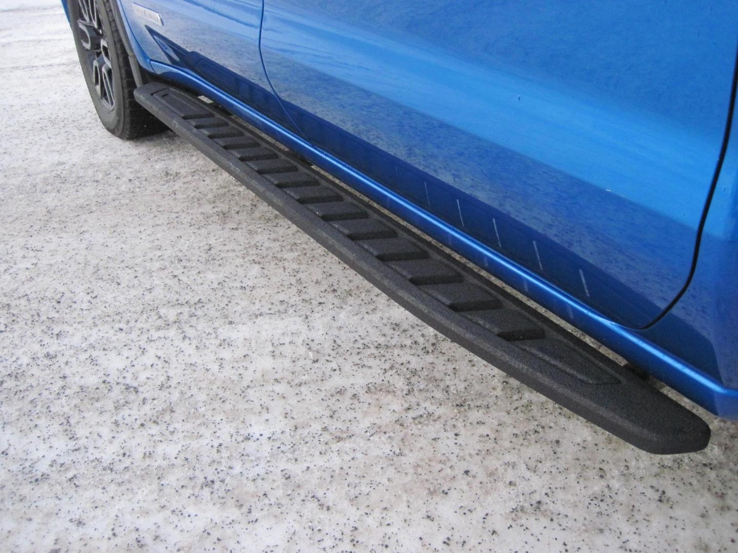 2023 blue /black GMC Sierra 1500 Elevation Crew Cab 4WD (3GTPUCEK9PG) with an 2.7L L4 DOHC 16V TURBO engine, 6A transmission, located at 9530 Old Seward Highway, Anchorage, AK, 99515, (907) 349-3343, 61.134140, -149.865570 - in transit - Photo#7