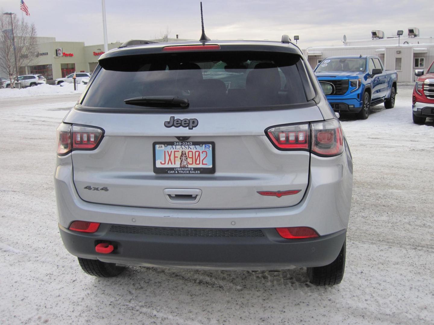 2023 silver /black Jeep Compass Trailhawk 4WD (3C4NJDDN7PT) with an 2.0L L4 DOHC 16V TURBO engine, 9A transmission, located at 9530 Old Seward Highway, Anchorage, AK, 99515, (907) 349-3343, 61.134140, -149.865570 - Nice Jeep Compass Trailhawk come take a test drive - Photo#4