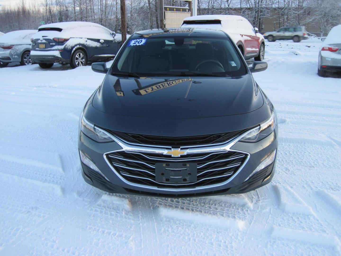 2020 blue /gray Chevrolet Malibu LT (1G1ZD5ST7LF) with an 1.5L L4 DOHC 16V engine, 6A transmission, located at 9530 Old Seward Highway, Anchorage, AK, 99515, (907) 349-3343, 61.134140, -149.865570 - Photo#2