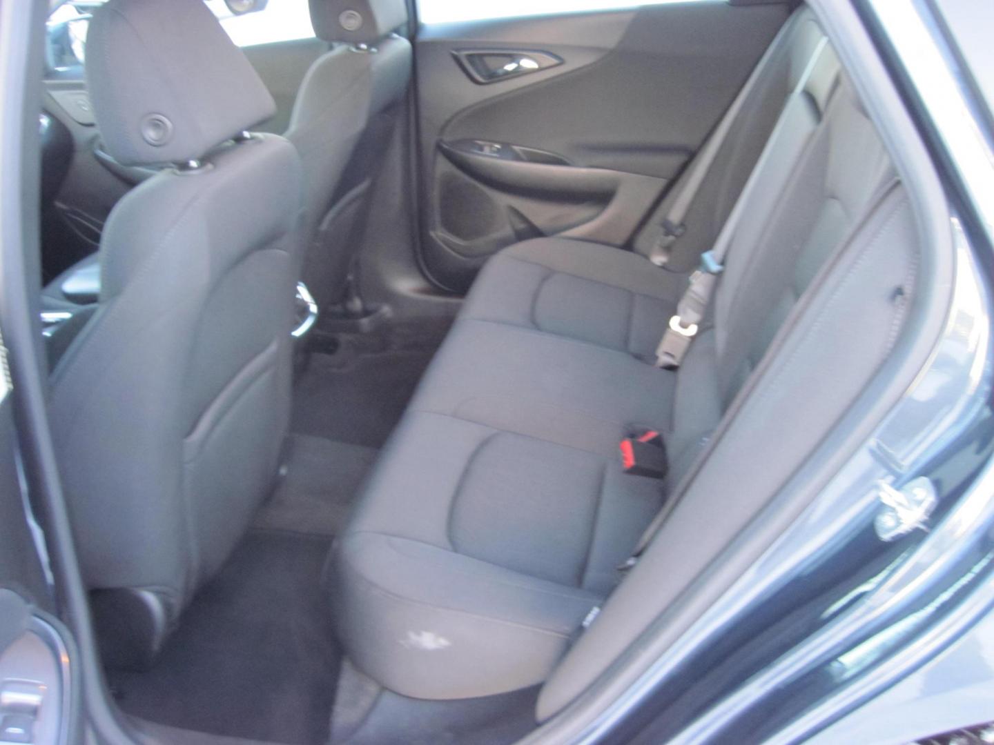 2020 blue /gray Chevrolet Malibu LT (1G1ZD5ST7LF) with an 1.5L L4 DOHC 16V engine, 6A transmission, located at 9530 Old Seward Highway, Anchorage, AK, 99515, (907) 349-3343, 61.134140, -149.865570 - Photo#7