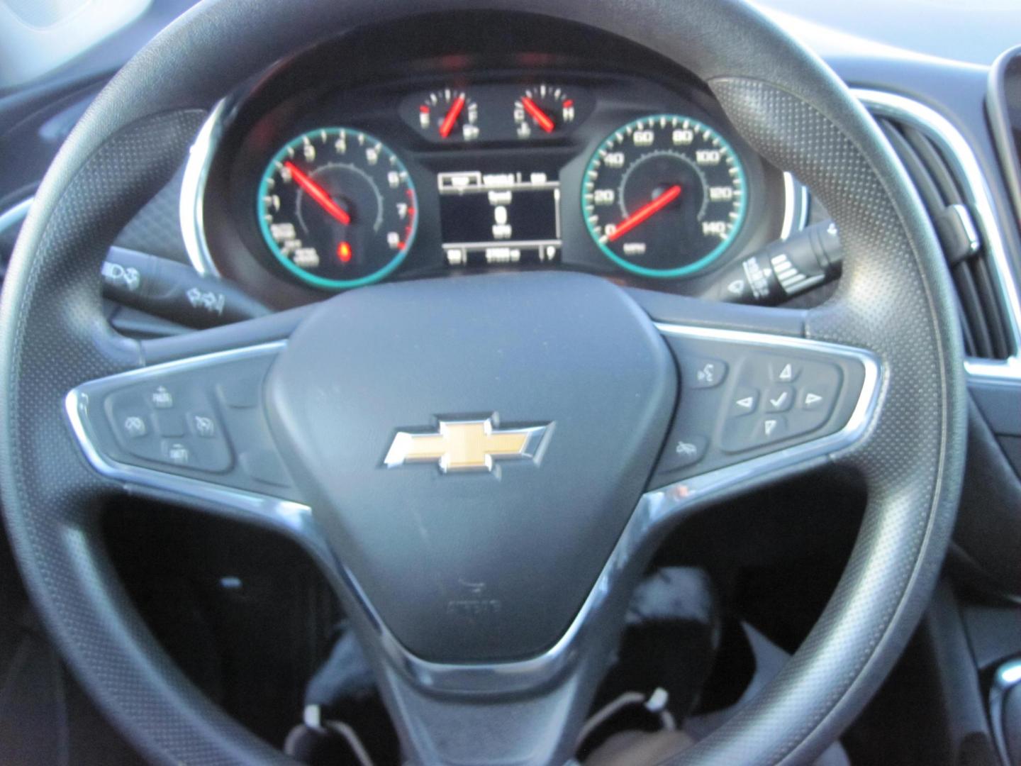 2020 blue /gray Chevrolet Malibu LT (1G1ZD5ST7LF) with an 1.5L L4 DOHC 16V engine, 6A transmission, located at 9530 Old Seward Highway, Anchorage, AK, 99515, (907) 349-3343, 61.134140, -149.865570 - Photo#12