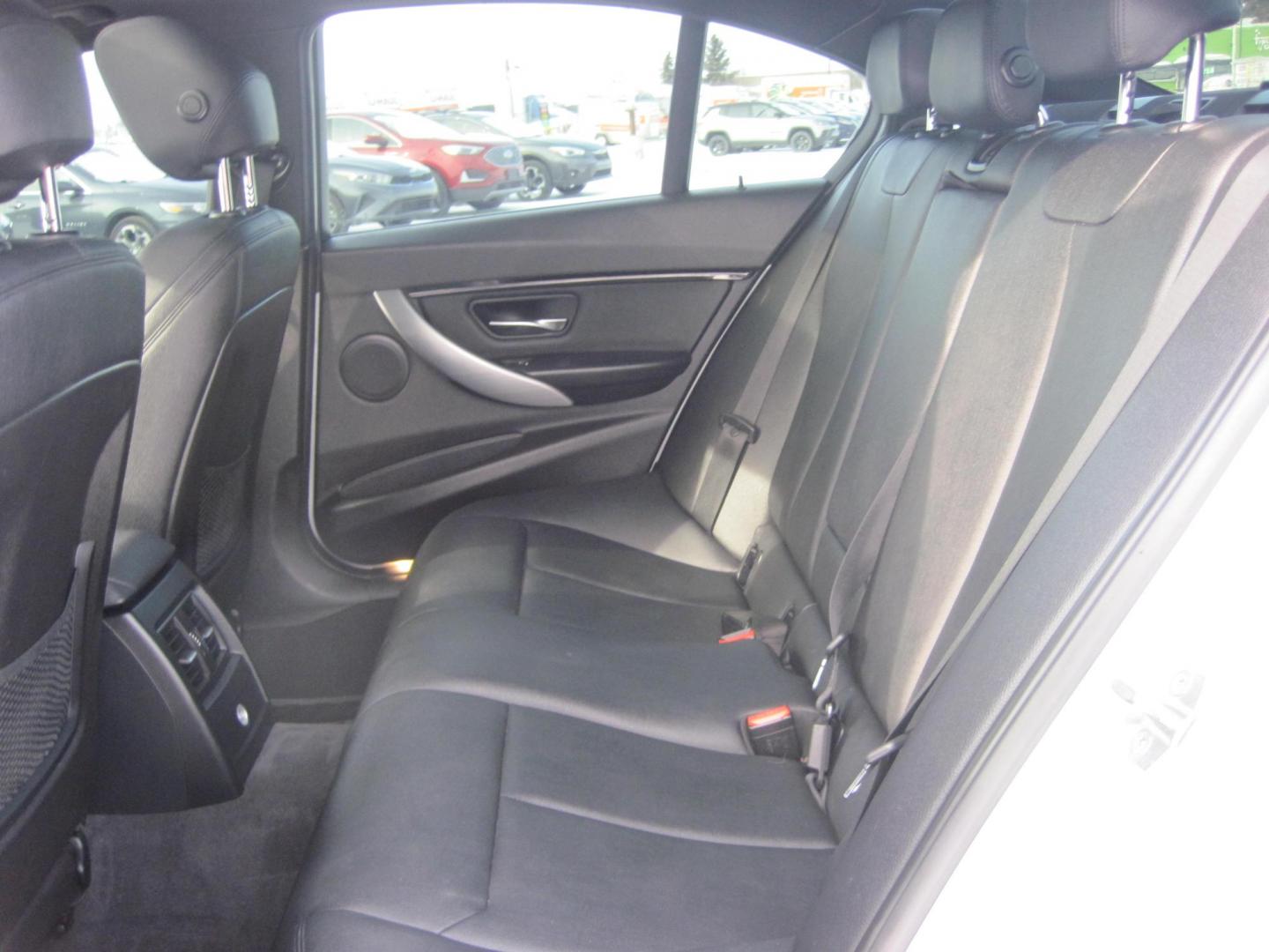 2016 silver /black BMW 3-Series 328i xDrive Sedan (WBA8E3G51GN) with an 2.0L L4 DOHC 16V engine, 8A transmission, located at 9530 Old Seward Highway, Anchorage, AK, 99515, (907) 349-3343, 61.134140, -149.865570 - Low miles and well maintained BMW 328I X Drive AWD come take a test drive. - Photo#7