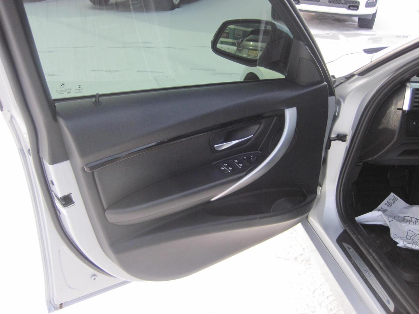 2016 silver /black BMW 3-Series 328i xDrive Sedan (WBA8E3G51GN) with an 2.0L L4 DOHC 16V engine, 8A transmission, located at 9530 Old Seward Highway, Anchorage, AK, 99515, (907) 349-3343, 61.134140, -149.865570 - Low miles and well maintained BMW 328I X Drive AWD come take a test drive. - Photo#8