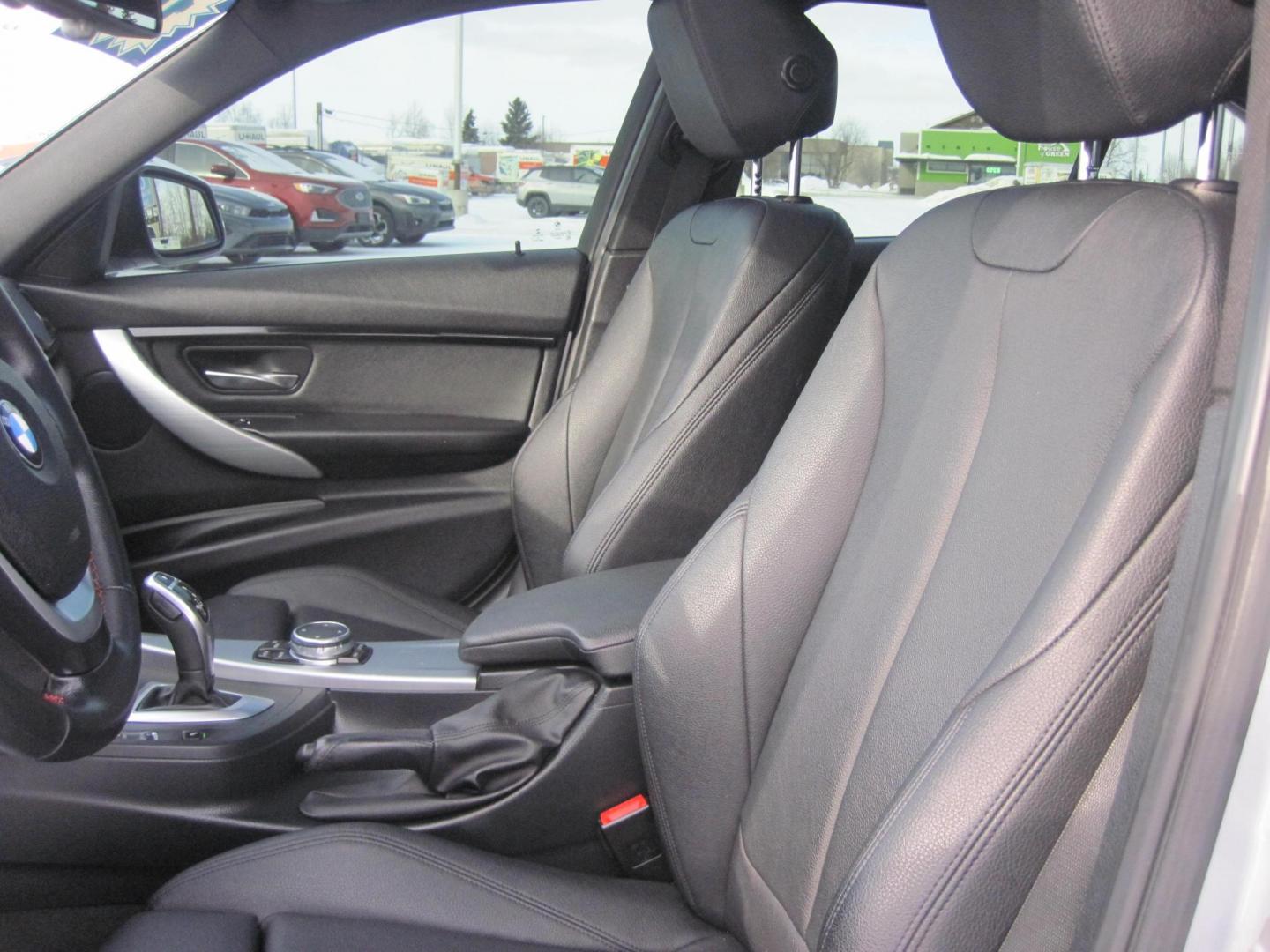 2016 silver /black BMW 3-Series 328i xDrive Sedan (WBA8E3G51GN) with an 2.0L L4 DOHC 16V engine, 8A transmission, located at 9530 Old Seward Highway, Anchorage, AK, 99515, (907) 349-3343, 61.134140, -149.865570 - Low miles and well maintained BMW 328I X Drive AWD come take a test drive. - Photo#9