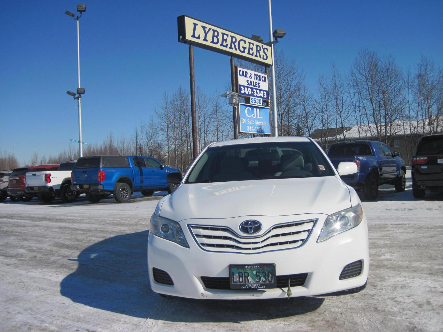 2011 white /black Toyota Camry LE (4T1BF3EK1BU) with an 2.5L L4 DOHC 16V engine, automatic transmission, located at 9530 Old Seward Highway, Anchorage, AK, 99515, (907) 349-3343, 61.134140, -149.865570 - Nice Toyota Camry LE come take a test drive - Photo#2