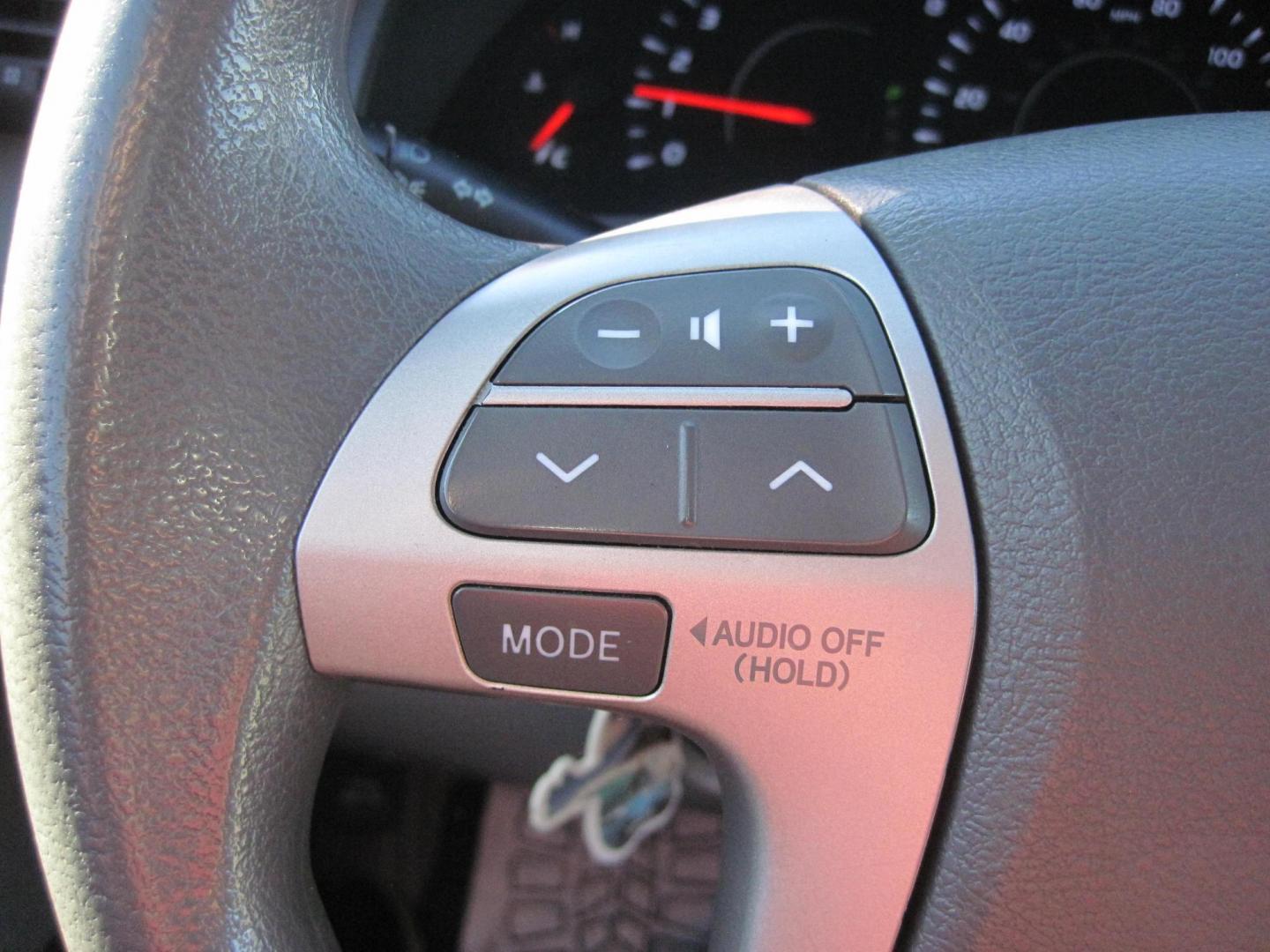 2011 white /black Toyota Camry LE (4T1BF3EK1BU) with an 2.5L L4 DOHC 16V engine, automatic transmission, located at 9530 Old Seward Highway, Anchorage, AK, 99515, (907) 349-3343, 61.134140, -149.865570 - Nice Toyota Camry LE come take a test drive - Photo#13