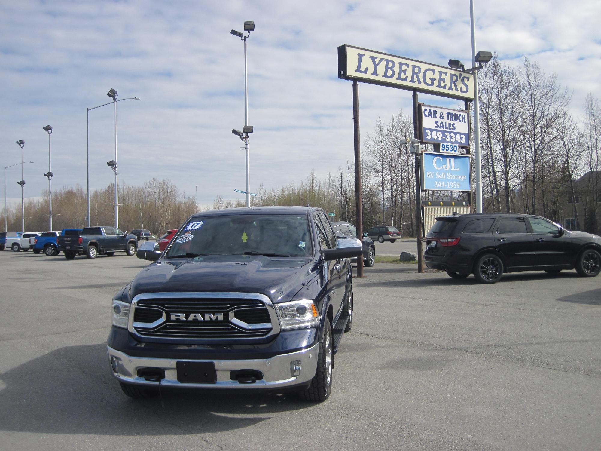 photo of 2017 RAM 1500  Limited  Crew Cab  4WD