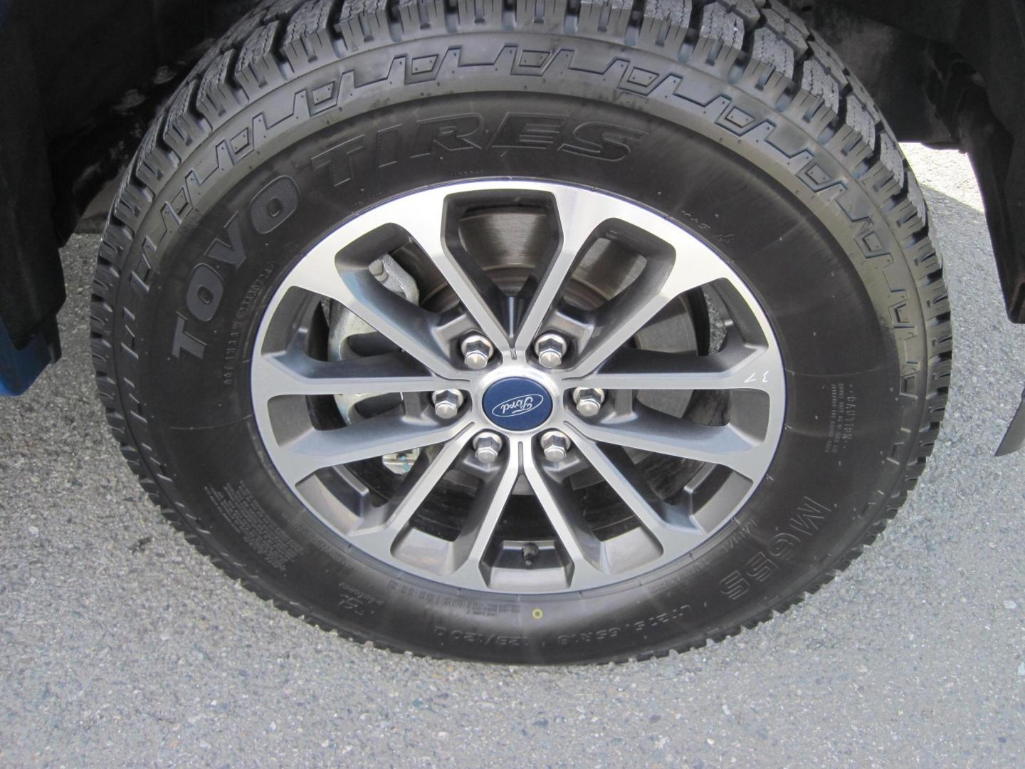 2019 blue /black Ford F-150 XLT SuperCrew 6.5-ft. Bed 4WD (1FTEW1E45KK) with an 3.5L V6 TURBO engine, 6A transmission, located at 9530 Old Seward Highway, Anchorage, AK, 99515, (907) 349-3343, 61.134140, -149.865570 - Low Miles on this 2019 Ford F-150 XLT has a lot of options come take a test drive. - Photo#3