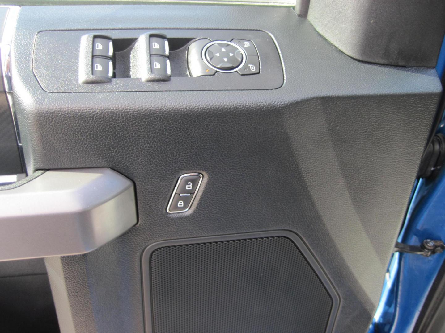 2019 blue /black Ford F-150 XLT SuperCrew 6.5-ft. Bed 4WD (1FTEW1E45KK) with an 3.5L V6 TURBO engine, 6A transmission, located at 9530 Old Seward Highway, Anchorage, AK, 99515, (907) 349-3343, 61.134140, -149.865570 - Low Miles on this 2019 Ford F-150 XLT has a lot of options come take a test drive. - Photo#16