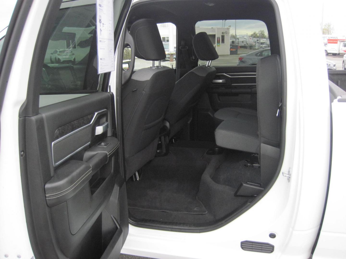 2024 white /gray RAM 3500 Big Horn Crew Cab LWB 4WD (3C63R3HL6RG) with an 6.7L L6 OHV 24V TURBO DIESEL engine, 6A transmission, located at 9530 Old Seward Highway, Anchorage, AK, 99515, (907) 349-3343, 61.134140, -149.865570 - Nice 2024 Ram 3500 Big Horn Long box diesel come take a test drive - Photo#10