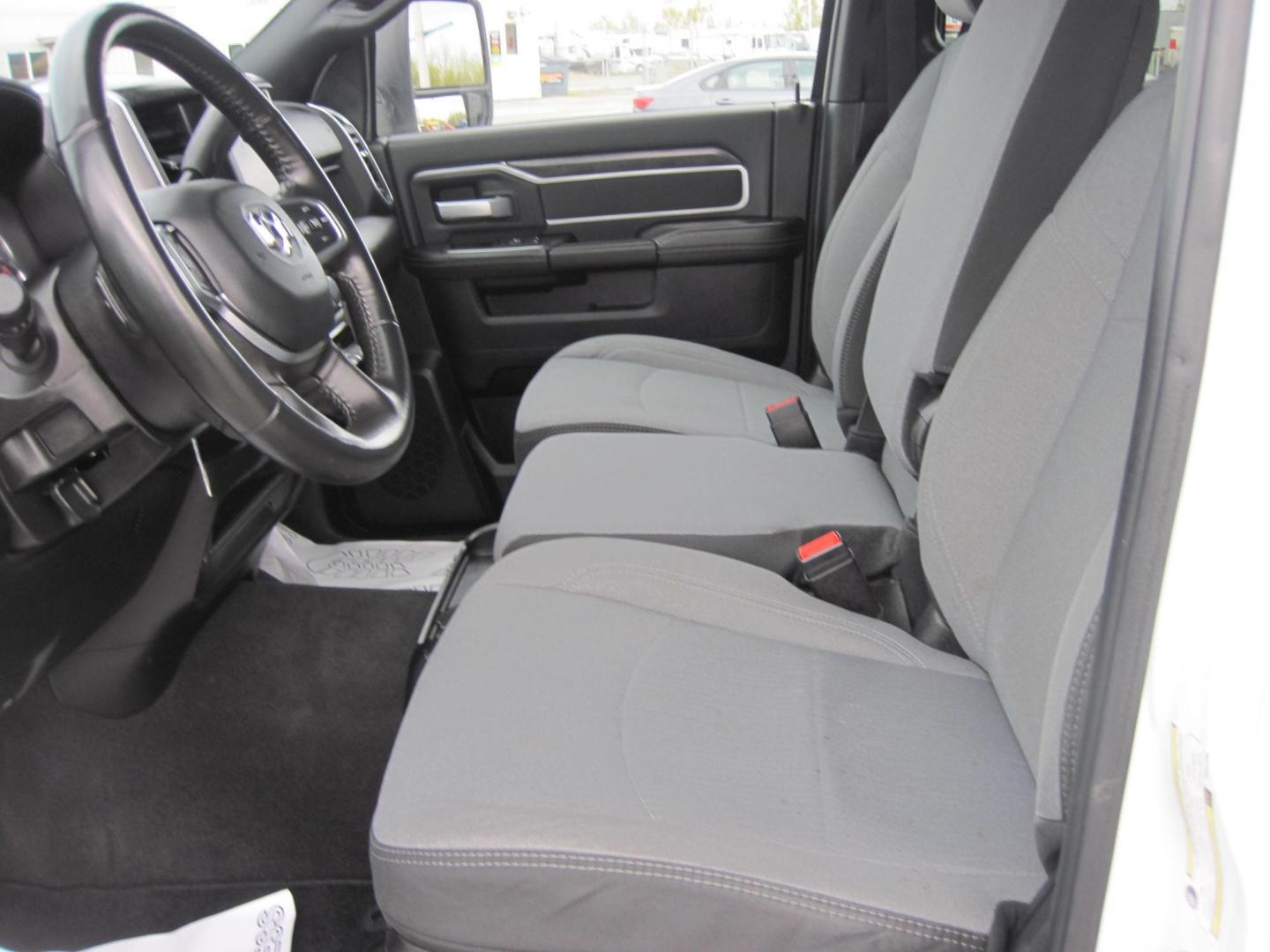 2024 white /gray RAM 3500 Big Horn Crew Cab LWB 4WD (3C63R3HL6RG) with an 6.7L L6 OHV 24V TURBO DIESEL engine, 6A transmission, located at 9530 Old Seward Highway, Anchorage, AK, 99515, (907) 349-3343, 61.134140, -149.865570 - Nice 2024 Ram 3500 Big Horn Long box diesel come take a test drive - Photo#24