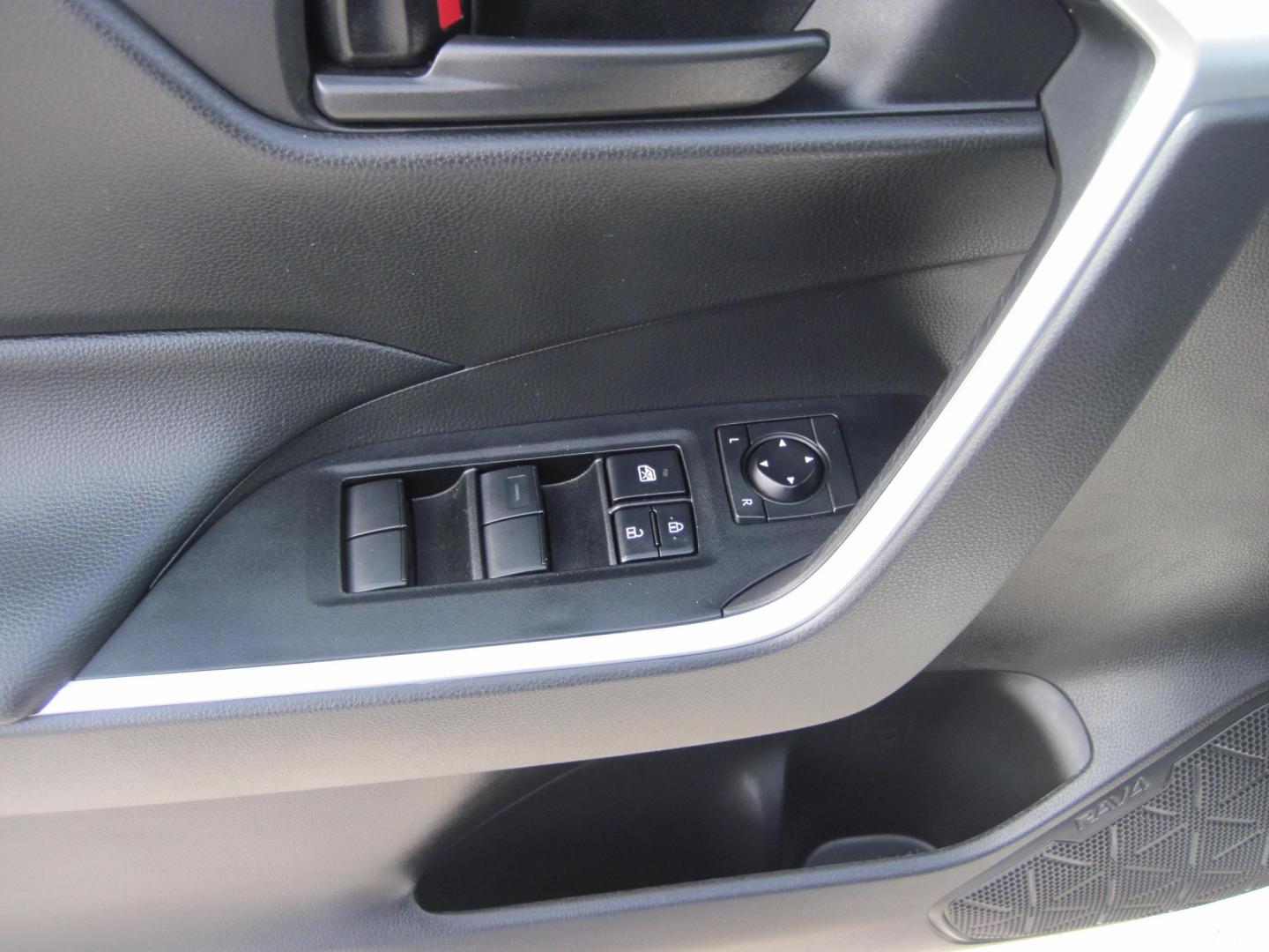 2024 white /gray Toyota RAV4 LE AWD (2T3G1RFV6RC) with an 2.5L L4 DOHC 16V engine, 8A transmission, located at 9530 Old Seward Highway, Anchorage, AK, 99515, (907) 349-3343, 61.134140, -149.865570 - Low Miles on this 2024 Toyota Rav4 come take a test drive. - Photo#11