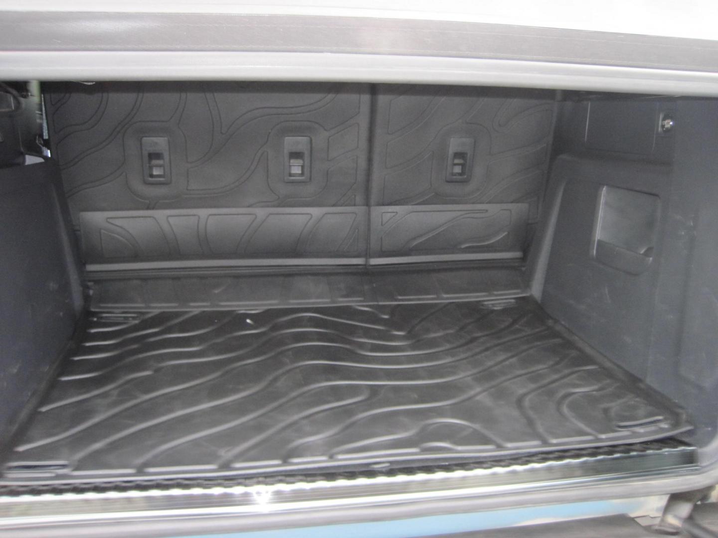 2021 blue /black Ford Bronco Advanced 4-Door (1FMEE5DP1ML) with an 2.7L V6 DOHC 24V engine, 7M transmission, located at 9530 Old Seward Highway, Anchorage, AK, 99515, (907) 349-3343, 61.134140, -149.865570 - Low Miles on this 2021 Ford Bronco Wildtrak package come take a test drive. - Photo#5
