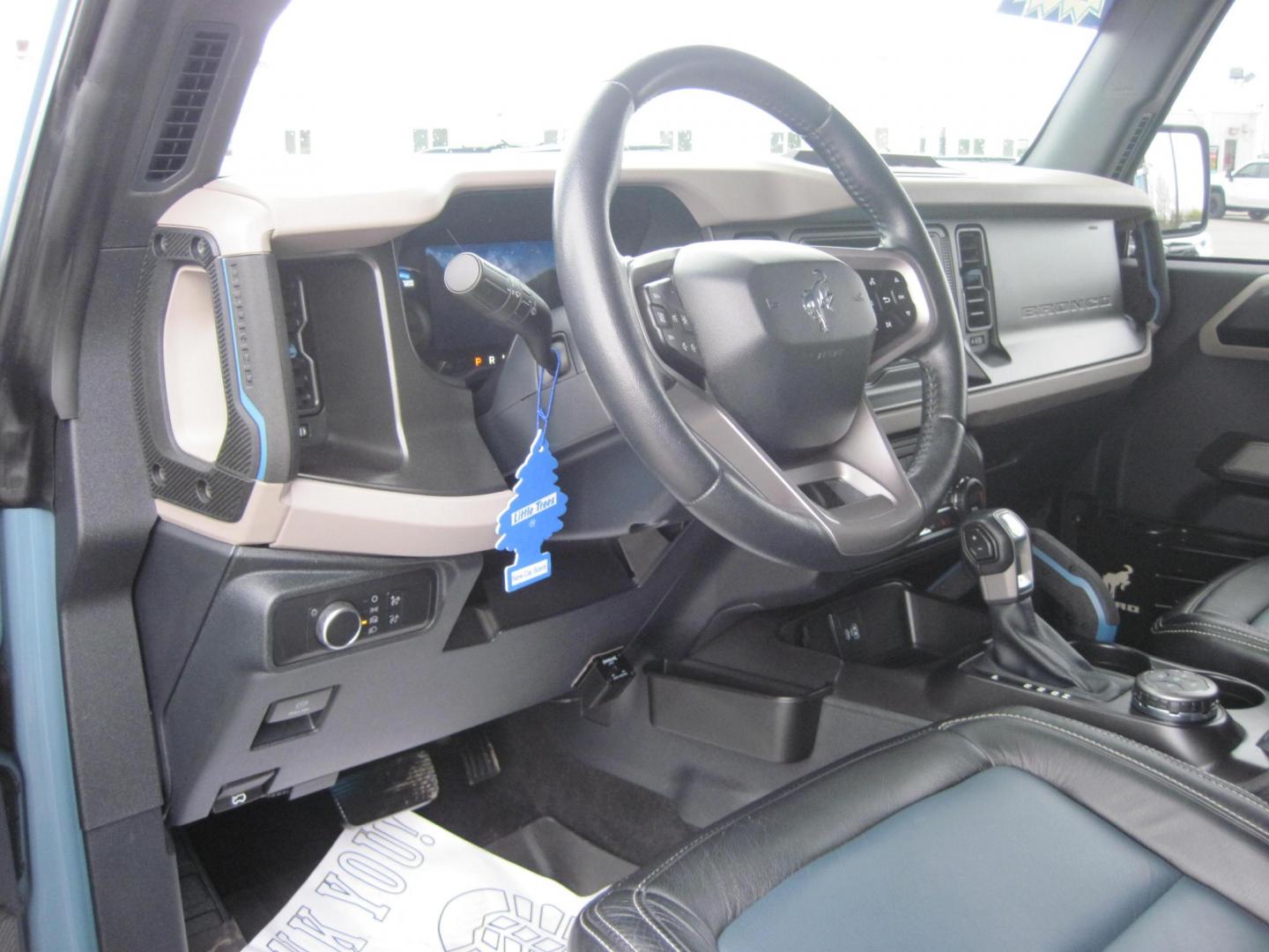 2021 blue /black Ford Bronco Advanced 4-Door (1FMEE5DP1ML) with an 2.7L V6 DOHC 24V engine, 7M transmission, located at 9530 Old Seward Highway, Anchorage, AK, 99515, (907) 349-3343, 61.134140, -149.865570 - Low Miles on this 2021 Ford Bronco Wildtrak package come take a test drive. - Photo#12
