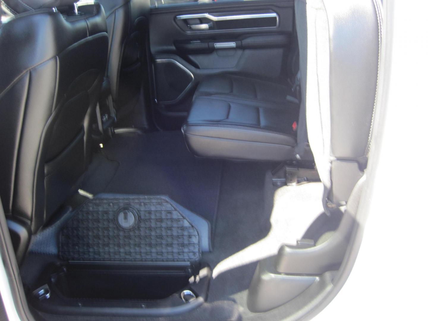 2024 white /black RAM 1500 Laramie Crew Cab SWB 4WD (1C6SRFJT5RN) with an 5.7L V8 OHV 16V engine, 8A transmission, located at 9530 Old Seward Highway, Anchorage, AK, 99515, (907) 349-3343, 61.134140, -149.865570 - Nice 2024 Ram 1500 Laramie 4x4 come take a test drive - Photo#11